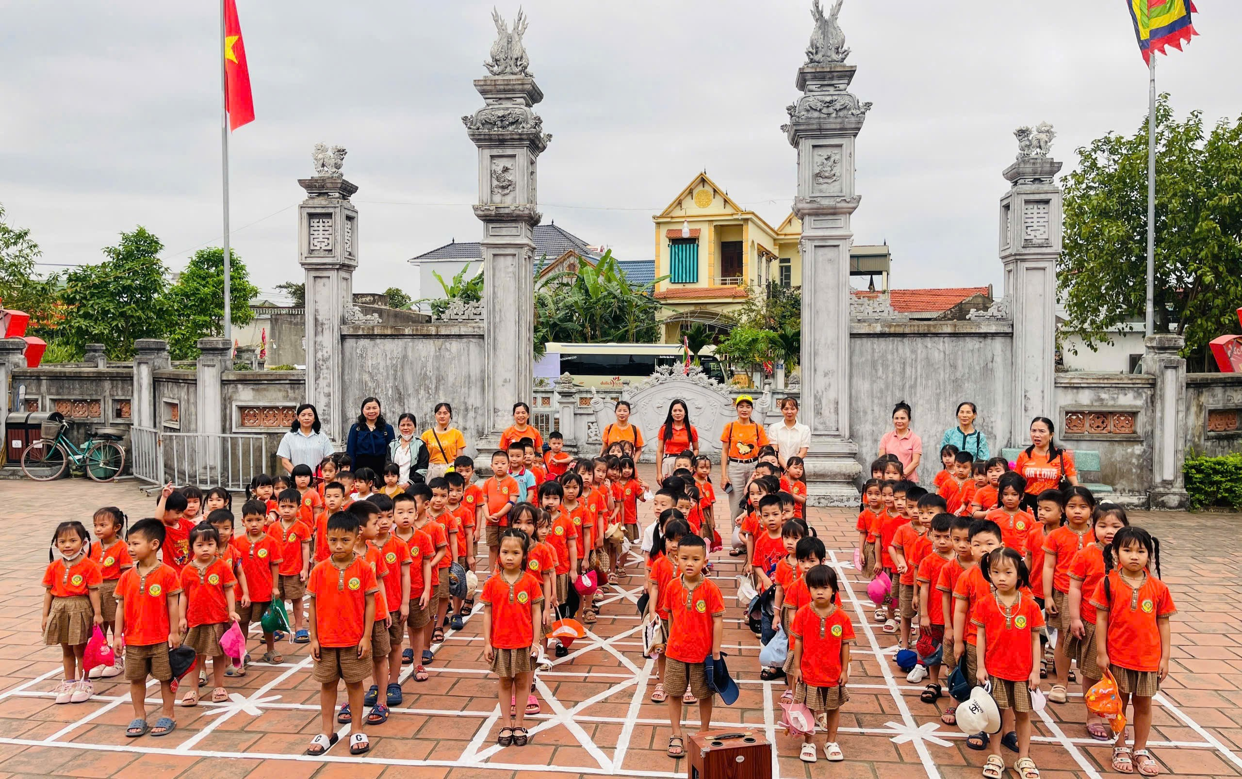 TRƯỜNG MẦM NON THIỆU VẬN TỔ CHỨC HOẠT ĐỘNG THAM QUAN, TRẢI NGHIỆM CHO TRẺ NĂM HỌC 2025 - 2026 