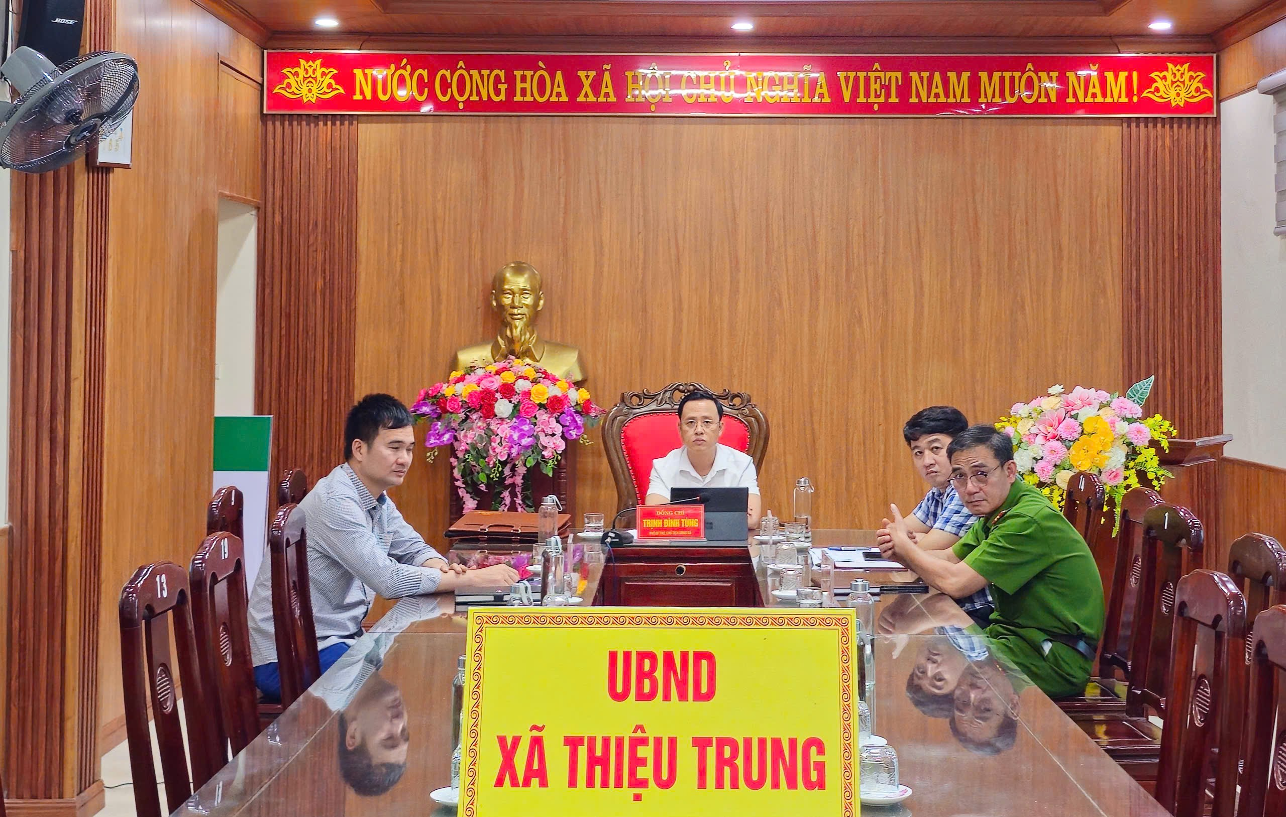 Xã Thiệu Trung tham dự hội nghị trực tuyến về chiến dịch làm giàu, làm sạch cơ sở dữ liệu quốc gia về đất đai