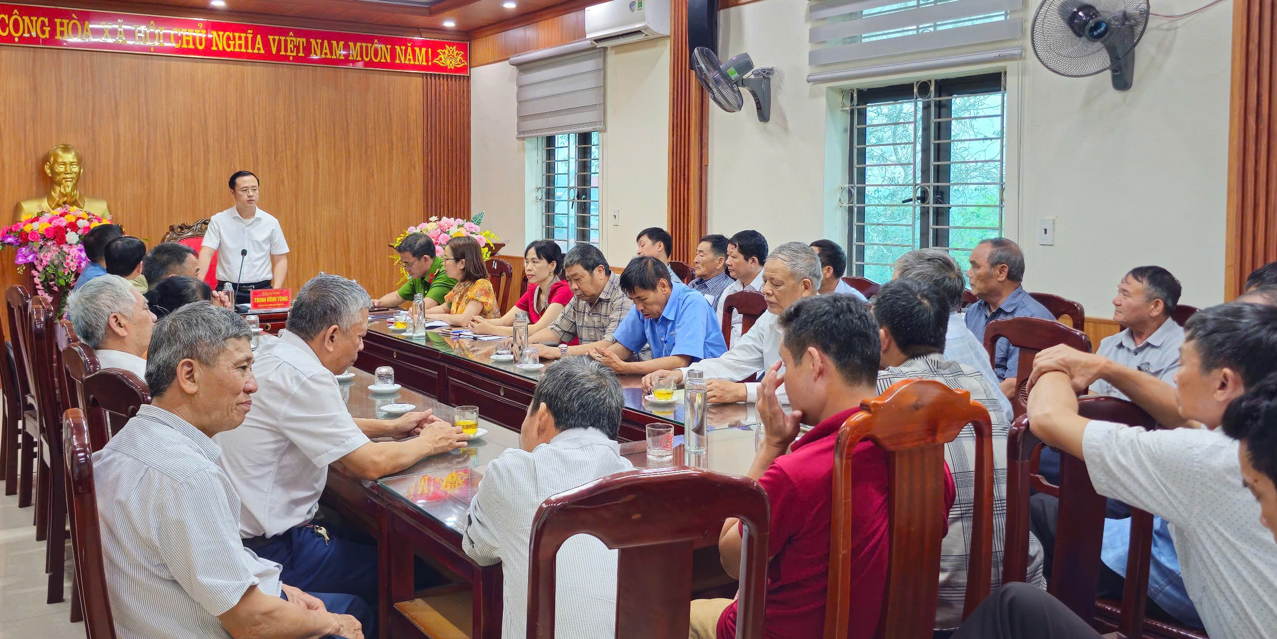 Hội nghị đánh giá tình hình thu ngân sách 3 tháng đầu năm, triển khai nhiệm vụ 9 tháng cuối năm 2026 tại xã Thiệu Trung