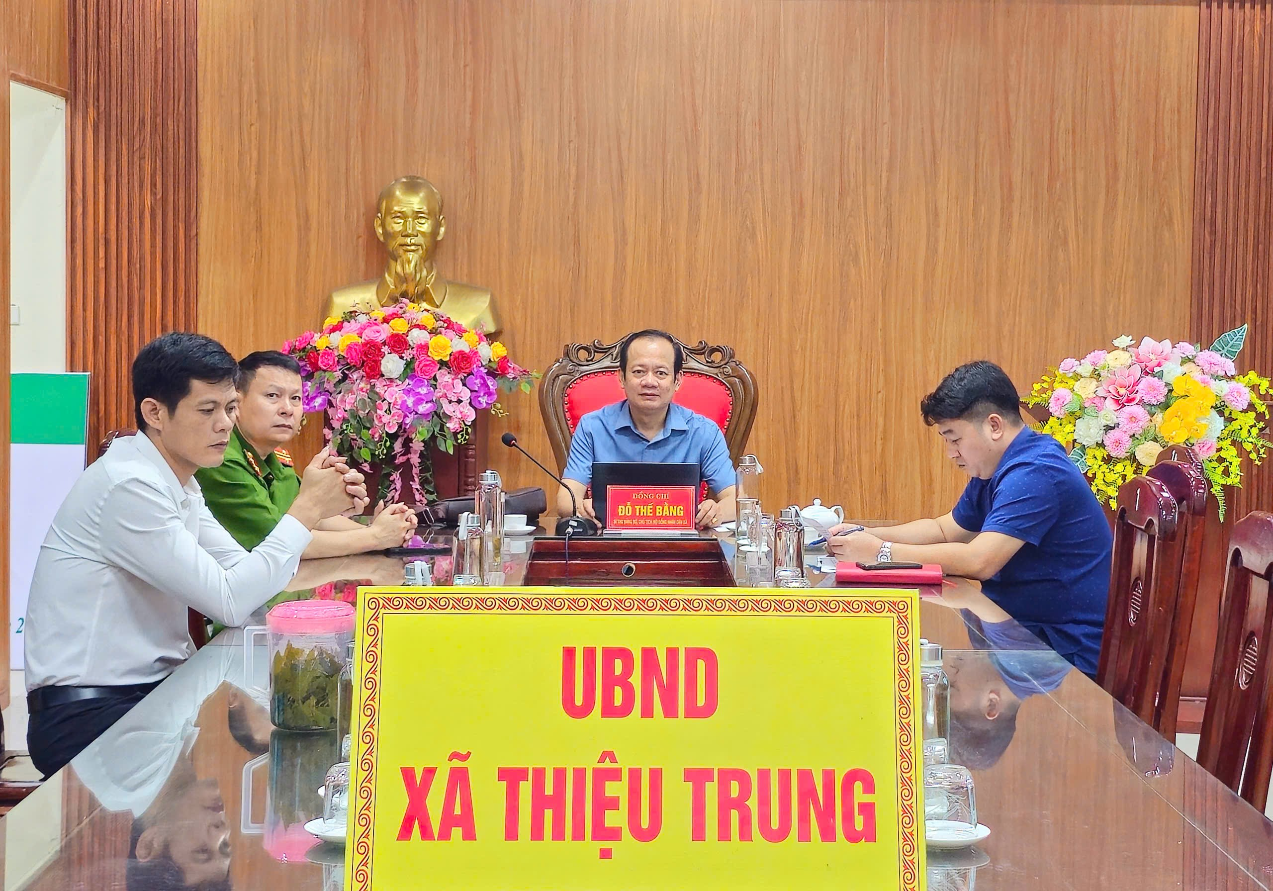 Xã Thiệu Trung tham dự hội nghị trực tuyến toàn tỉnh về chiến dịch làm giàu, làm sạch cơ sở dữ liệu quốc gia về đất đai.