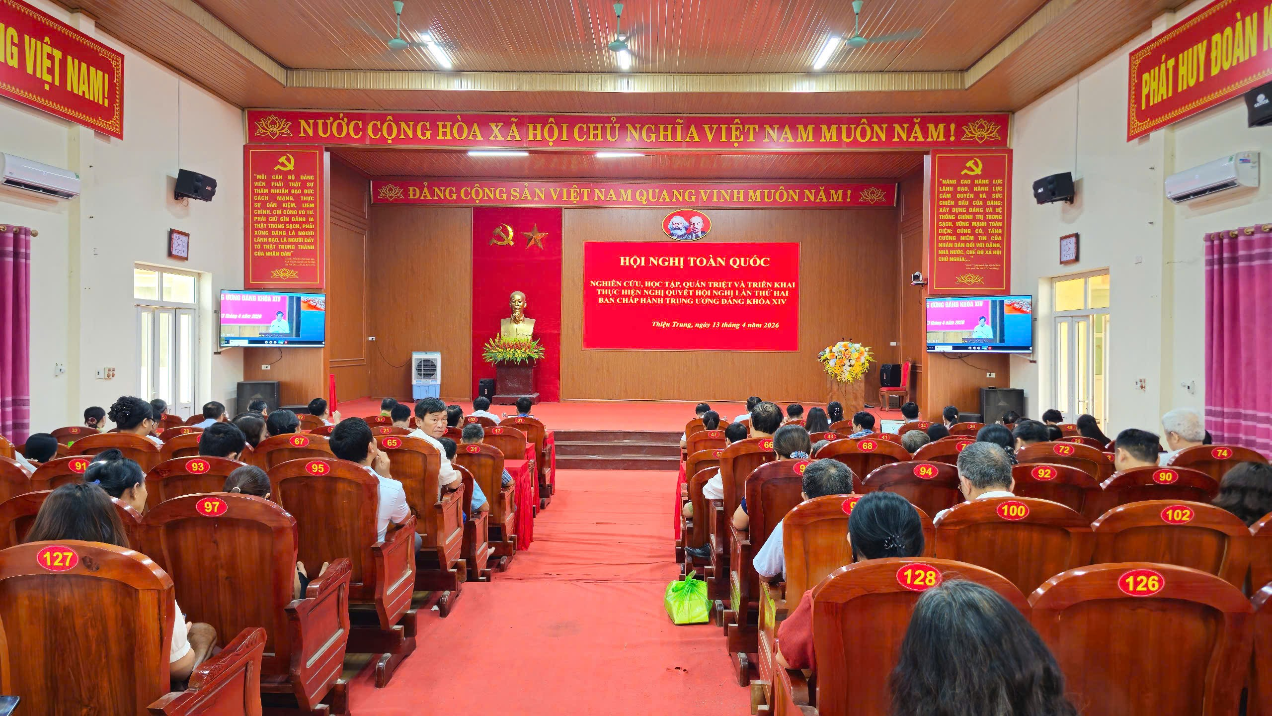 Hội nghị toàn quốc quán triệt Nghị quyết Hội nghị lần thứ hai Ban Chấp hành Trung ương Đảng khóa XIV