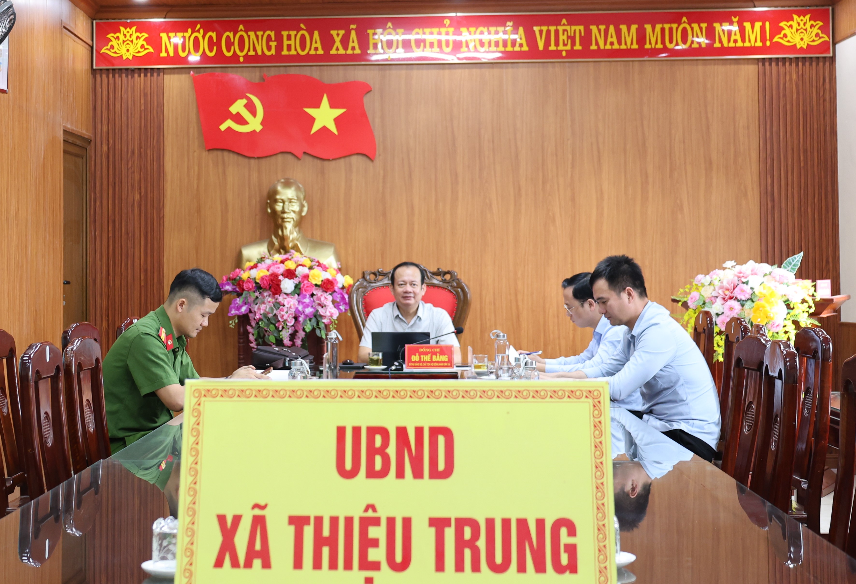 Xã Thiệu Trung tham dự hội nghị trực tuyến toàn tỉnh về chiến dịch làm giàu, làm sạch cơ sở dữ liệu quốc gia về đất đai