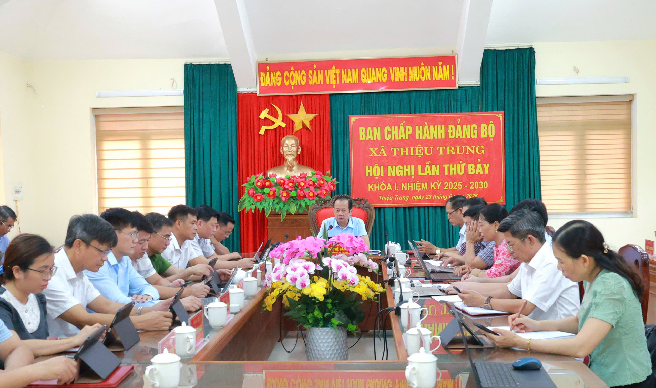 Ban Chấp hành Đảng bộ xã Thiệu Trung tổ chức Hội nghị lần thứ 7, cho ý kiến nhiều nội dung quan trọng