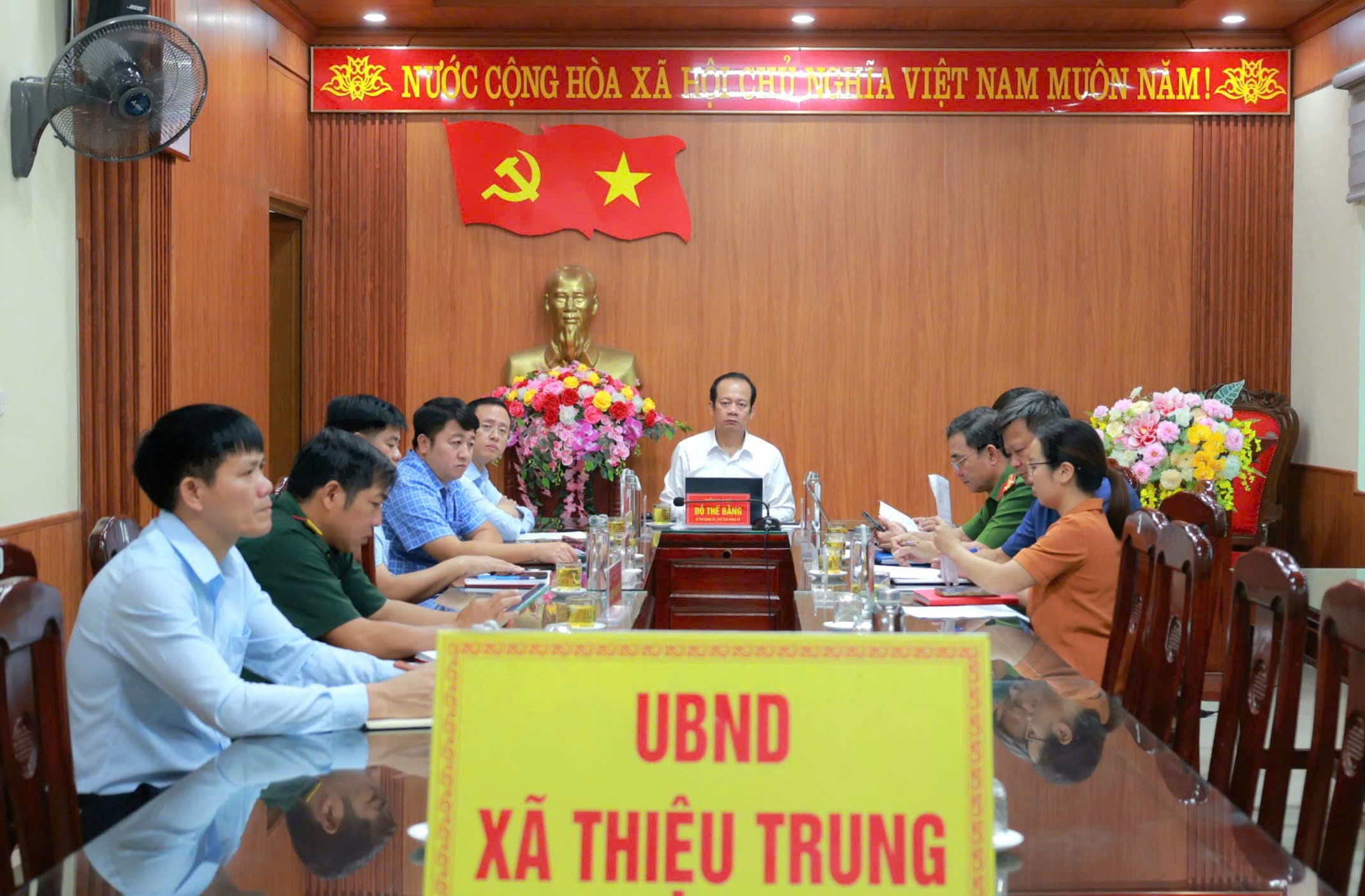 XÃ THIỆU TRUNG THAM DỰ HỘI NGHỊ GIAO BAN ĐÁNH GIÁ TIẾN ĐỘ SẮP XẾP, XỬ LÝ TÀI SẢN CÔNG DÔI DƯ, GIẢI PHÓNG MẶT BẰNG, GIẢI NGÂN VỐN ĐẦU TƯ CÔNG VÀ TĂNG TRƯỞNG KINH TẾ THÁNG 10 NĂM 2026