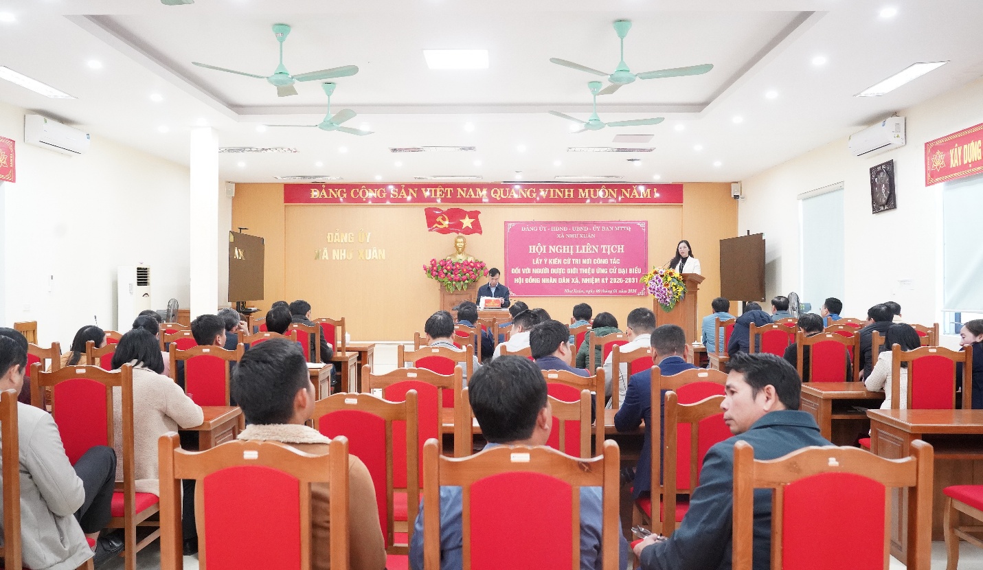 C:\Users\admin\Desktop\hội nghị lấy ý kiến cử tri nơi công tác đối với người được ứng cử đại biểu hđnd\DSC00894.JPG