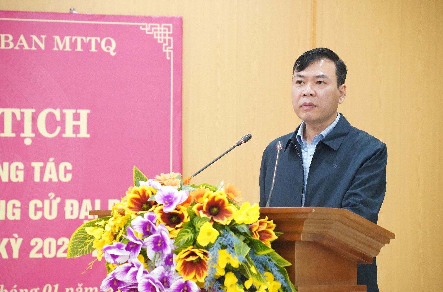 C:\Users\admin\Desktop\hội nghị lấy ý kiến cử tri nơi công tác đối với người được ứng cử đại biểu hđnd\DSC00899.JPG