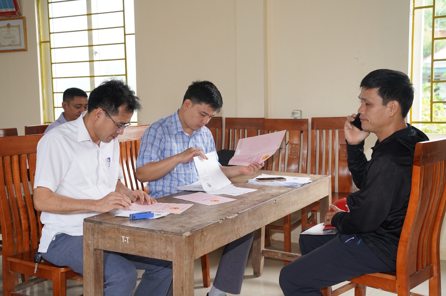 C:\Users\admin\Desktop\ảnh ra quan làm sạch dữ liệu đất đai\DSC05233.JPG