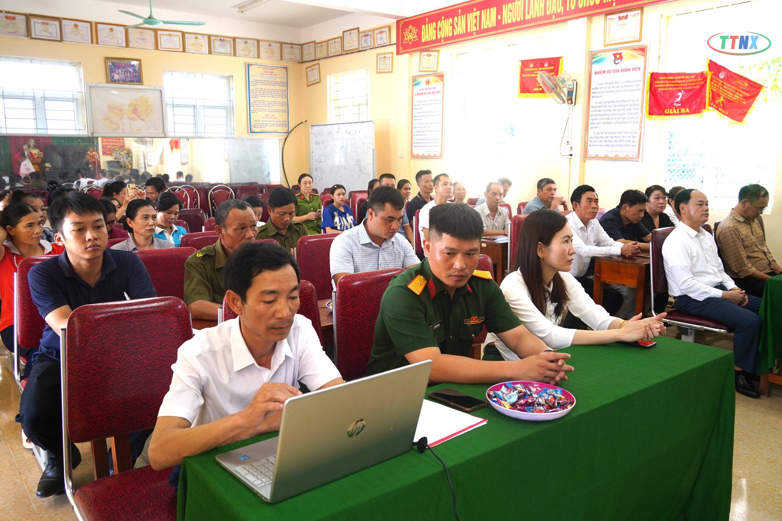 Anh-tin-bai