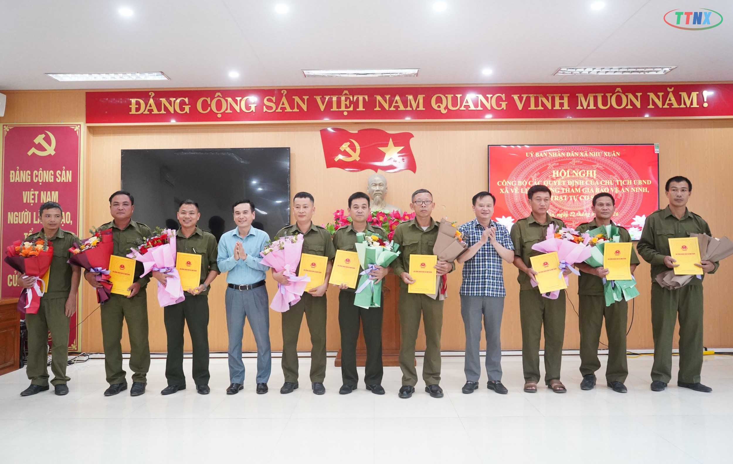 Xã Như Xuân công bố các quyết định về lực lượng tham gia bảo vệ an ninh, trật tự ở cơ sở 
