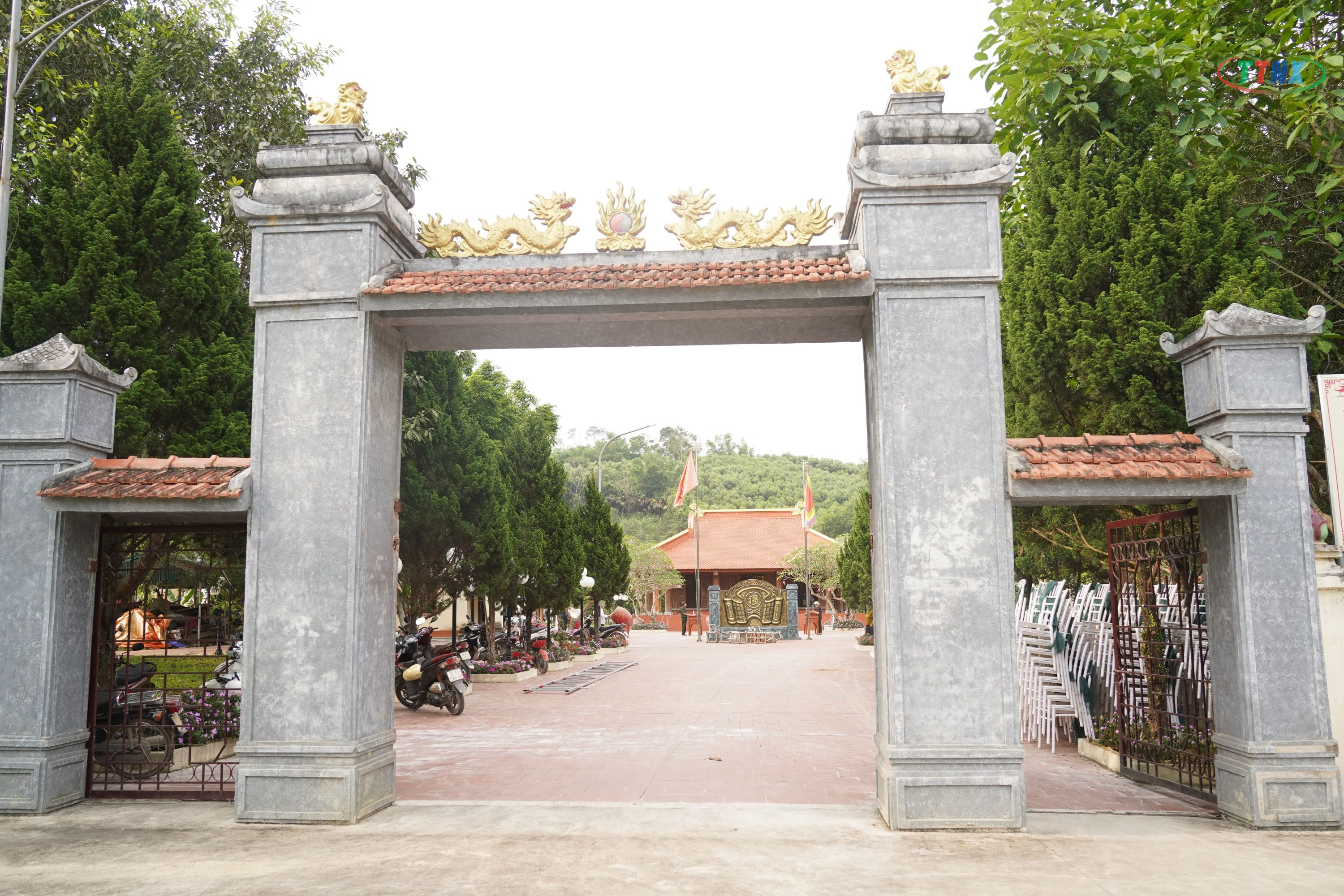Anh-tin-bai