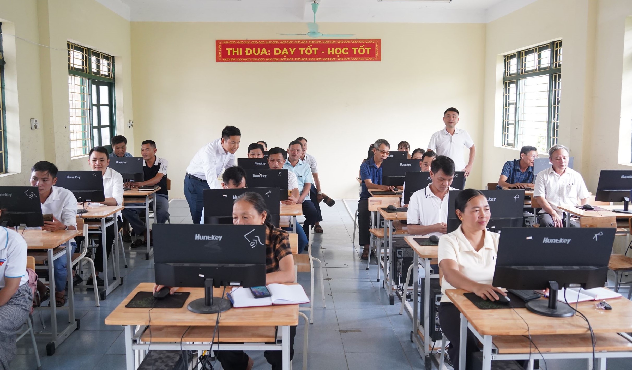 Anh-tin-bai