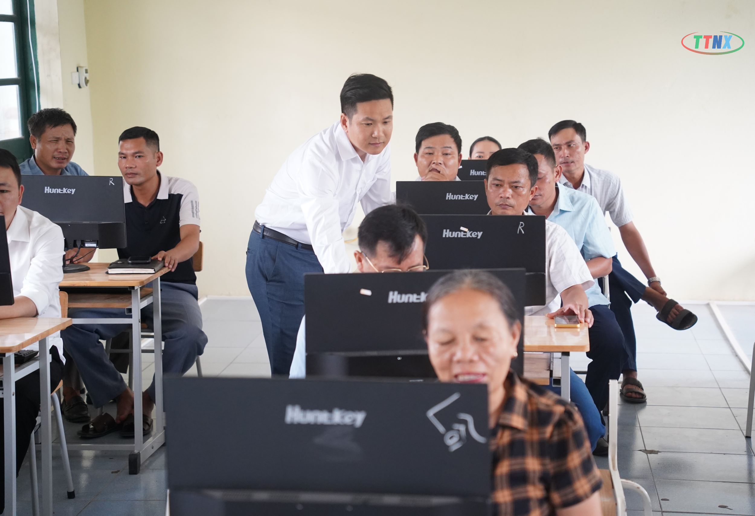 Anh-tin-bai