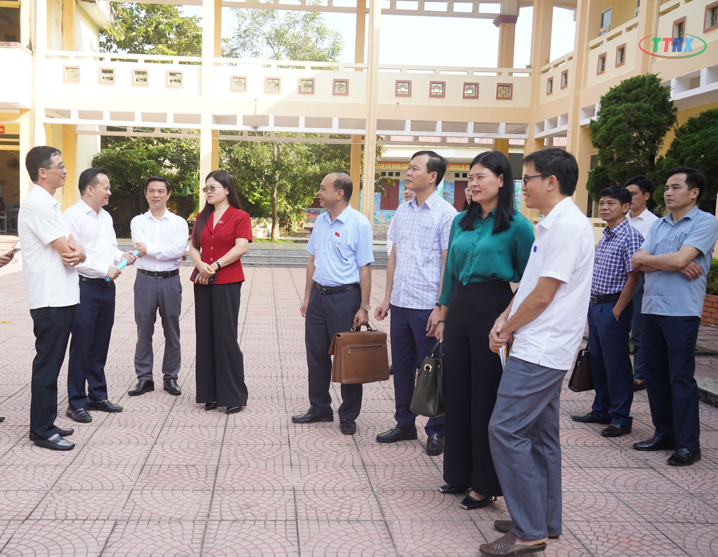 Đoàn Đại biểu Quốc hội tỉnh Thanh Hóa Khảo sát việc sắp xếp các cơ sở giáo dục công lập tại xã Như Xuân