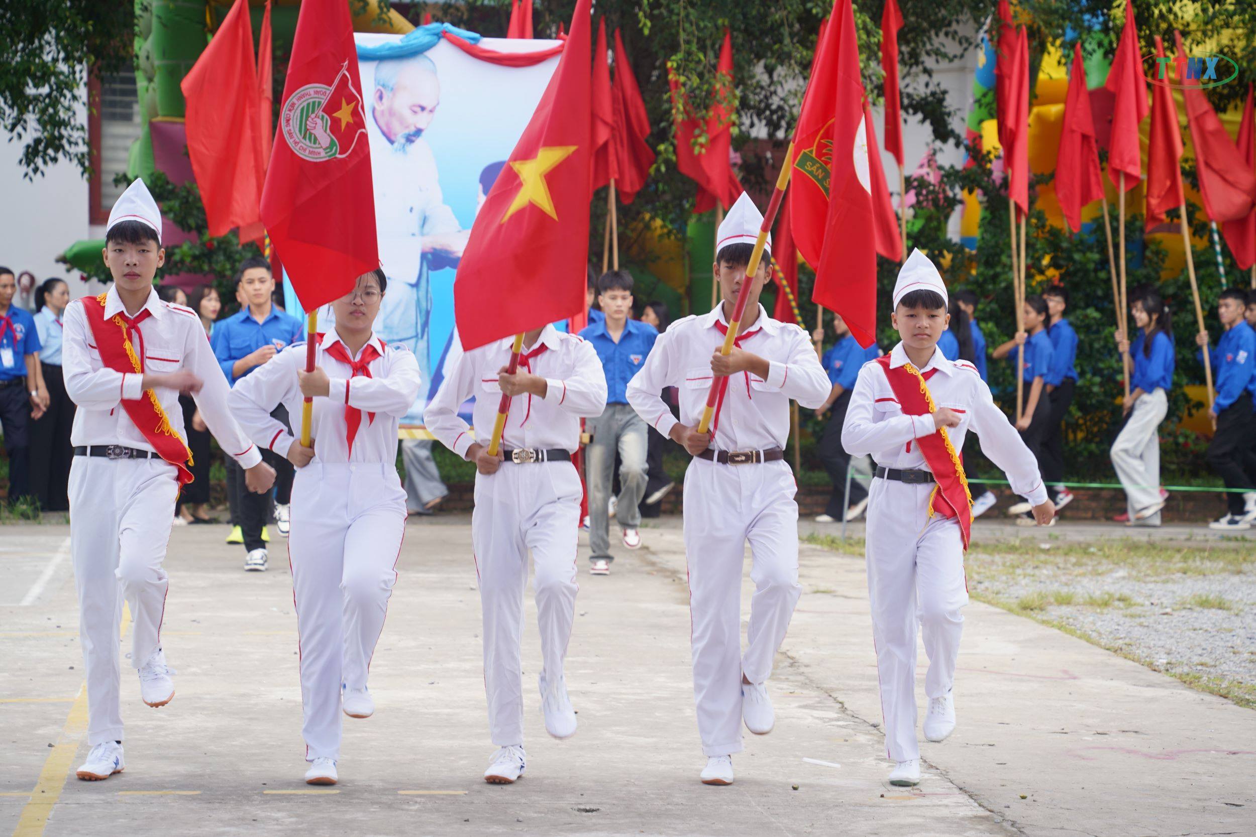 Anh-tin-bai
