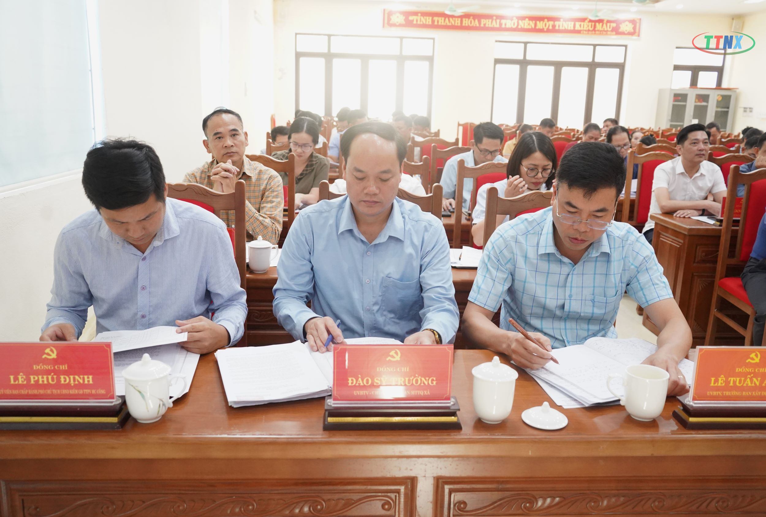 Anh-tin-bai