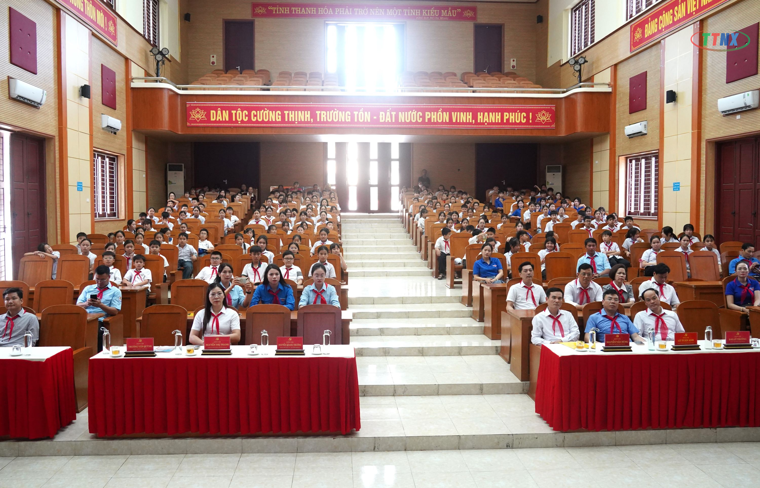 Anh-tin-bai