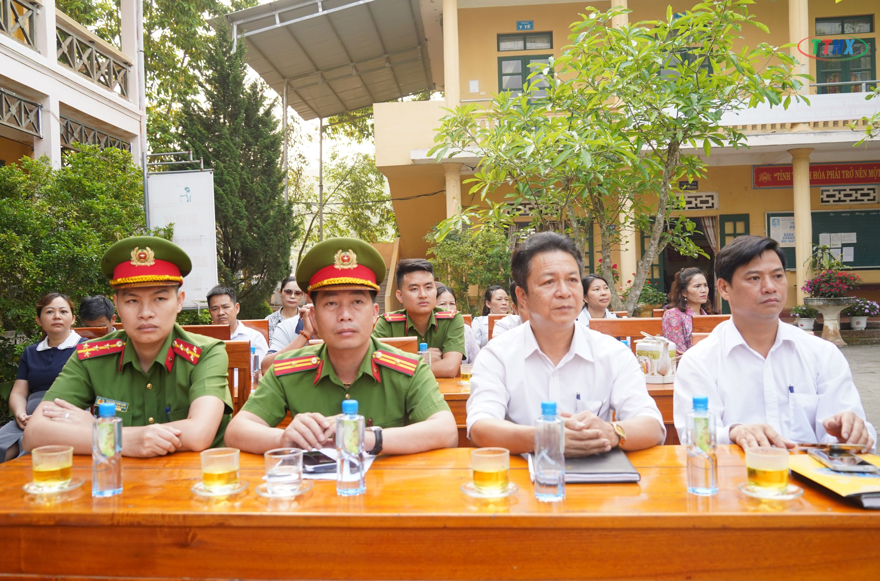 Anh-tin-bai