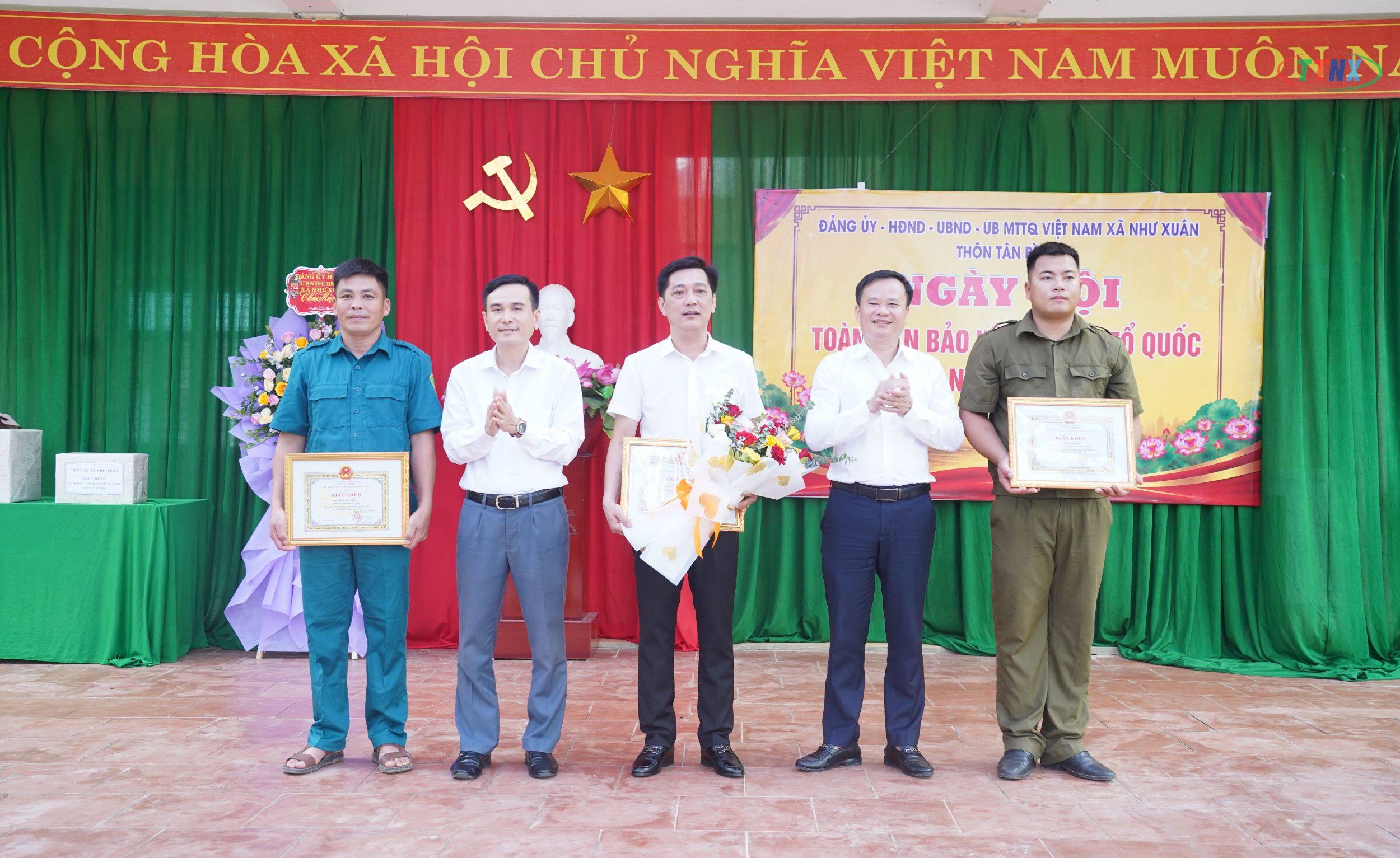 Anh-tin-bai