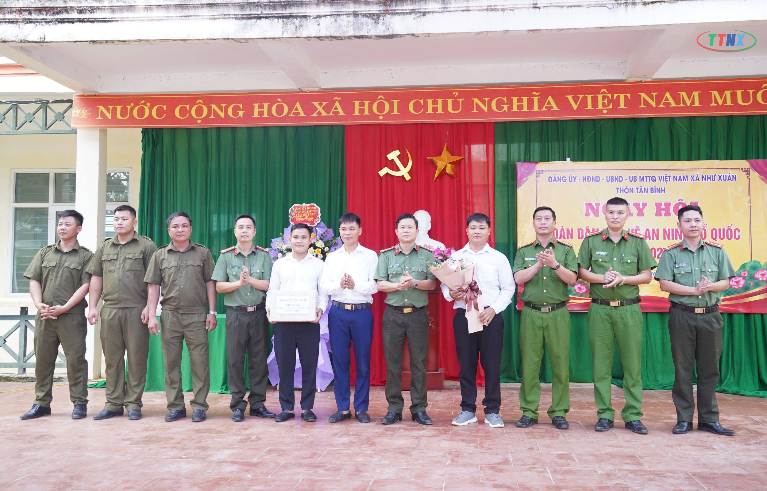 Anh-tin-bai