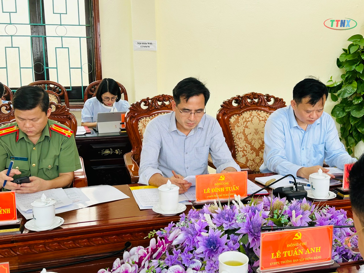 Anh-tin-bai