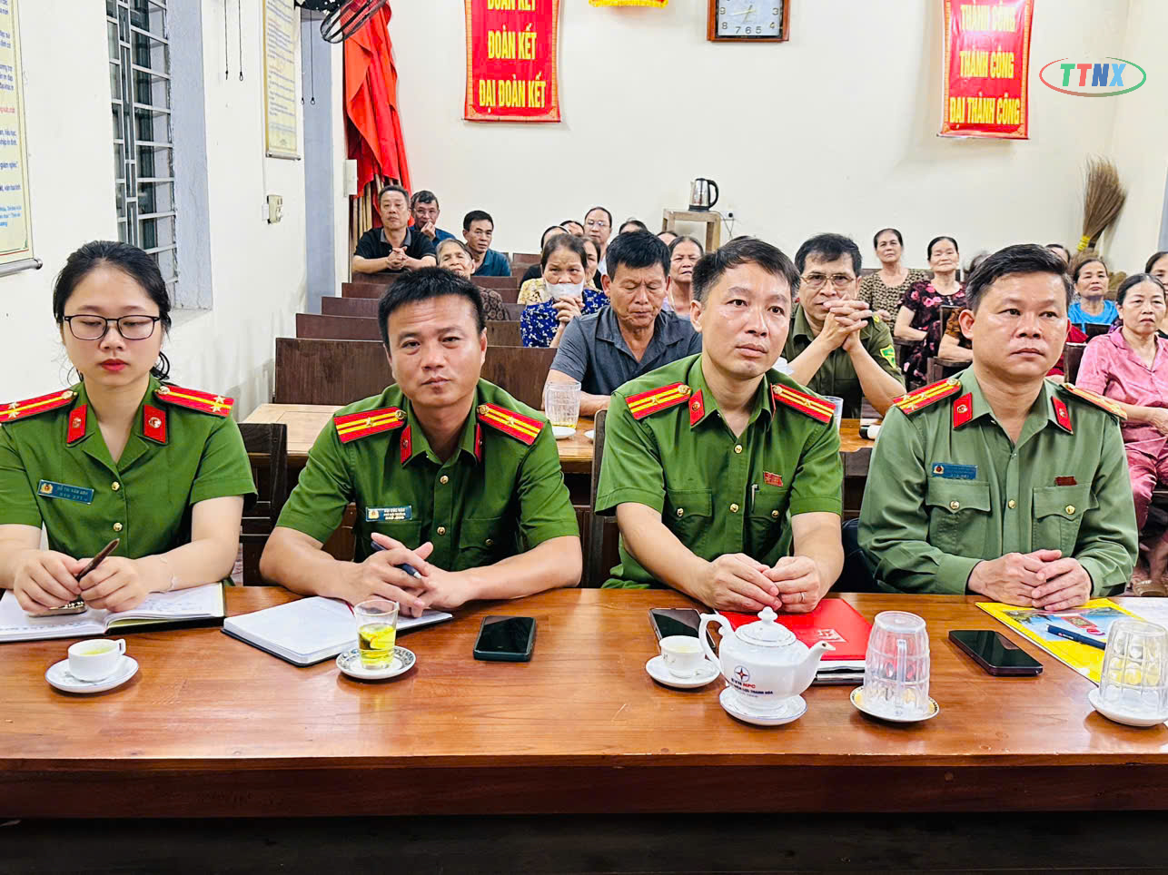 Anh-tin-bai