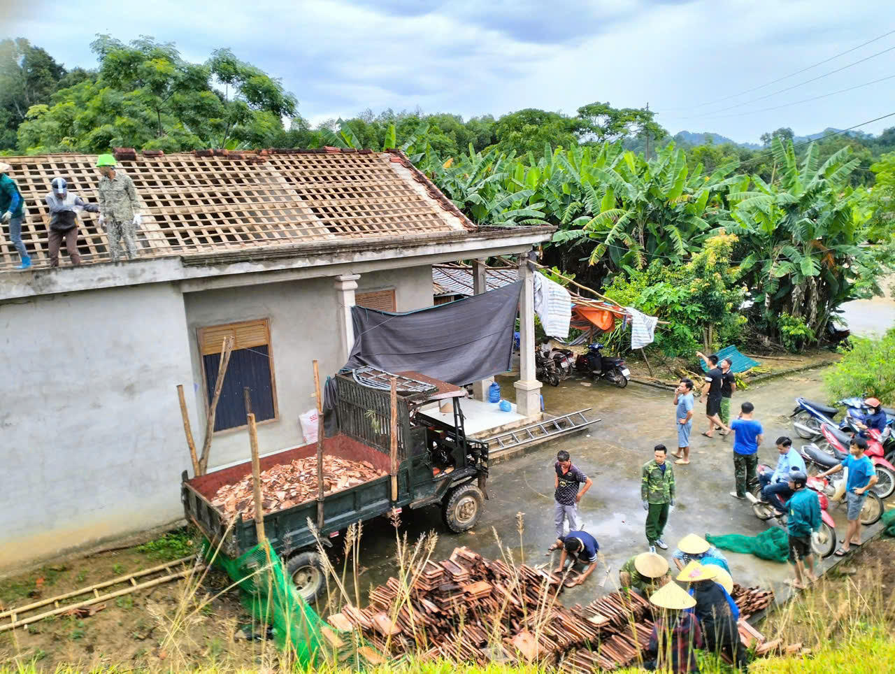 Xã Thượng Ninh tăng cường các biện pháp ứng phó với bão số 3.