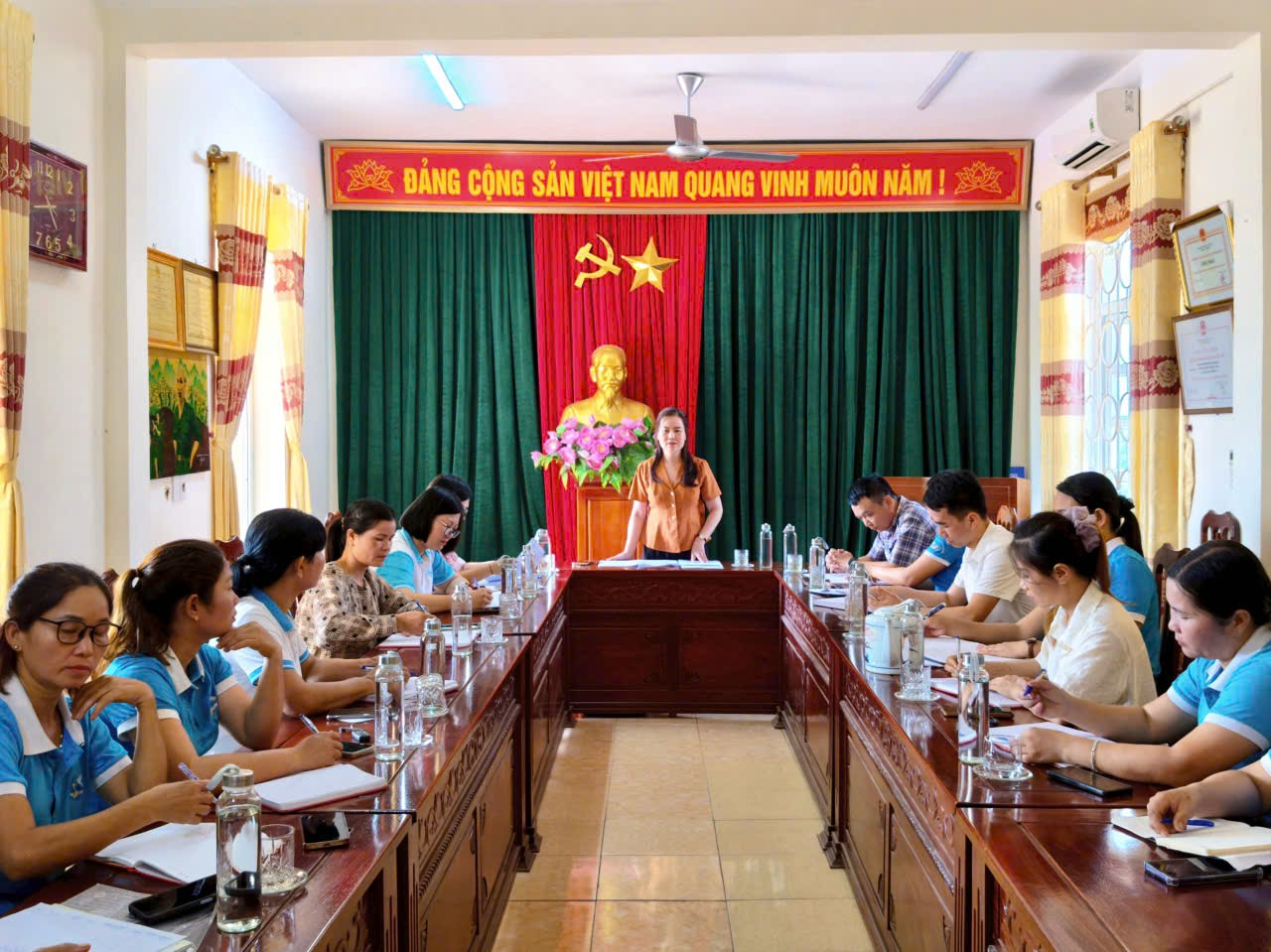 Đồng chí Phó Chủ tịch Hội LHPN tỉnh Thanh Hóa làm việc tại xã Thượng Ninh