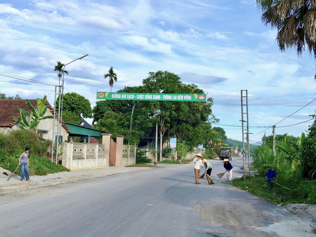 Xã Thượng Ninh tổ chức lễ ra quân hưởng ứng phong trào thi đua “Toàn dân chung tay bảo vệ môi trường, vì một Việt Nam xanh - sạch - đẹp”