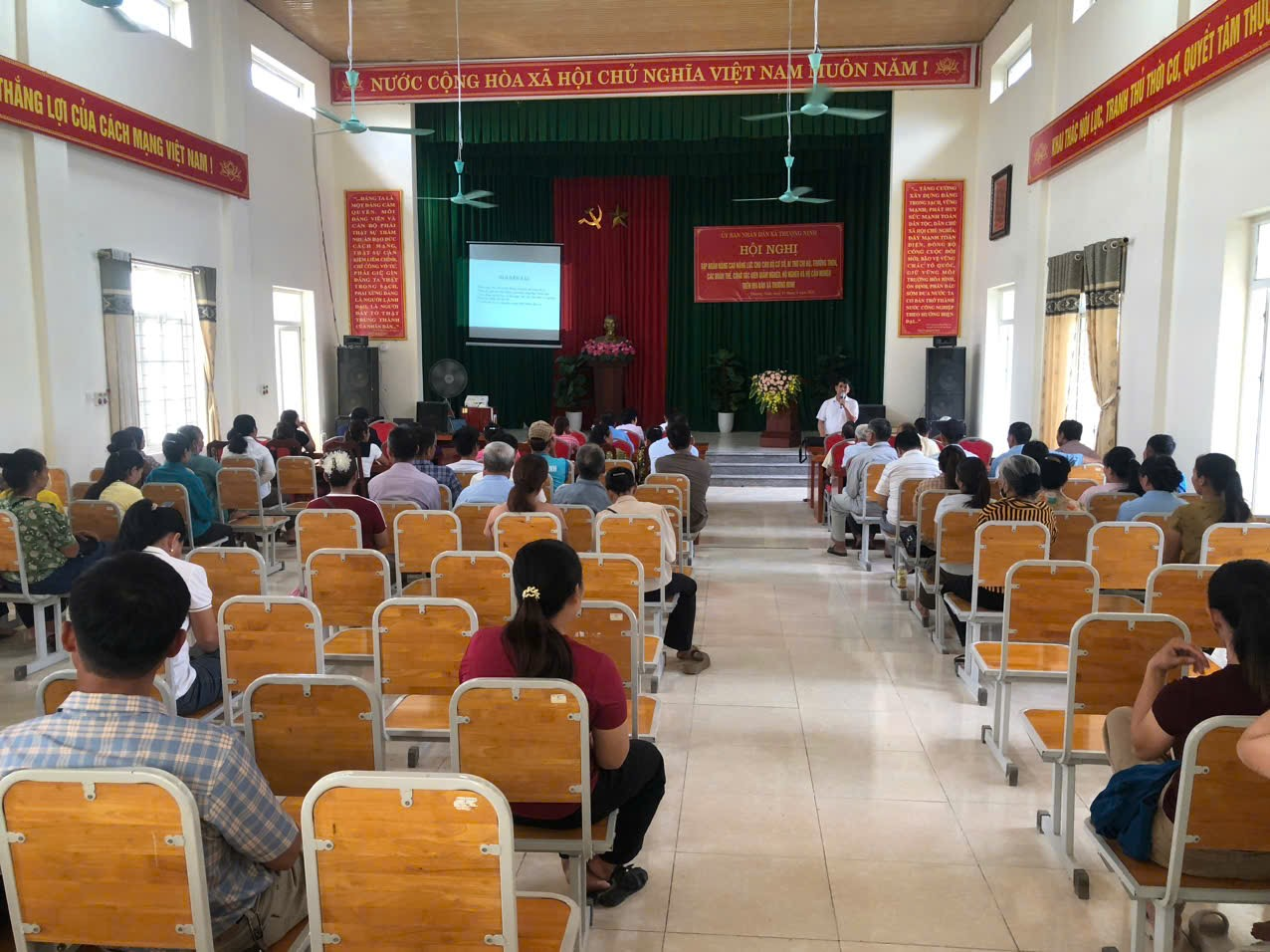 Xã Thượng Ninh: Tập huấn nâng cao năng lực cho cán bộ làm công tác giảm nghèo