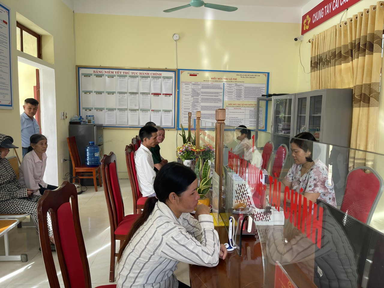 DANH SÁCH Công khai, niêm yết Cán bộ, công chức làm việc tại Trung tâm Phục vụ Hành chính công xã Thượng Ninh, tỉnh Thanh Hóa 
