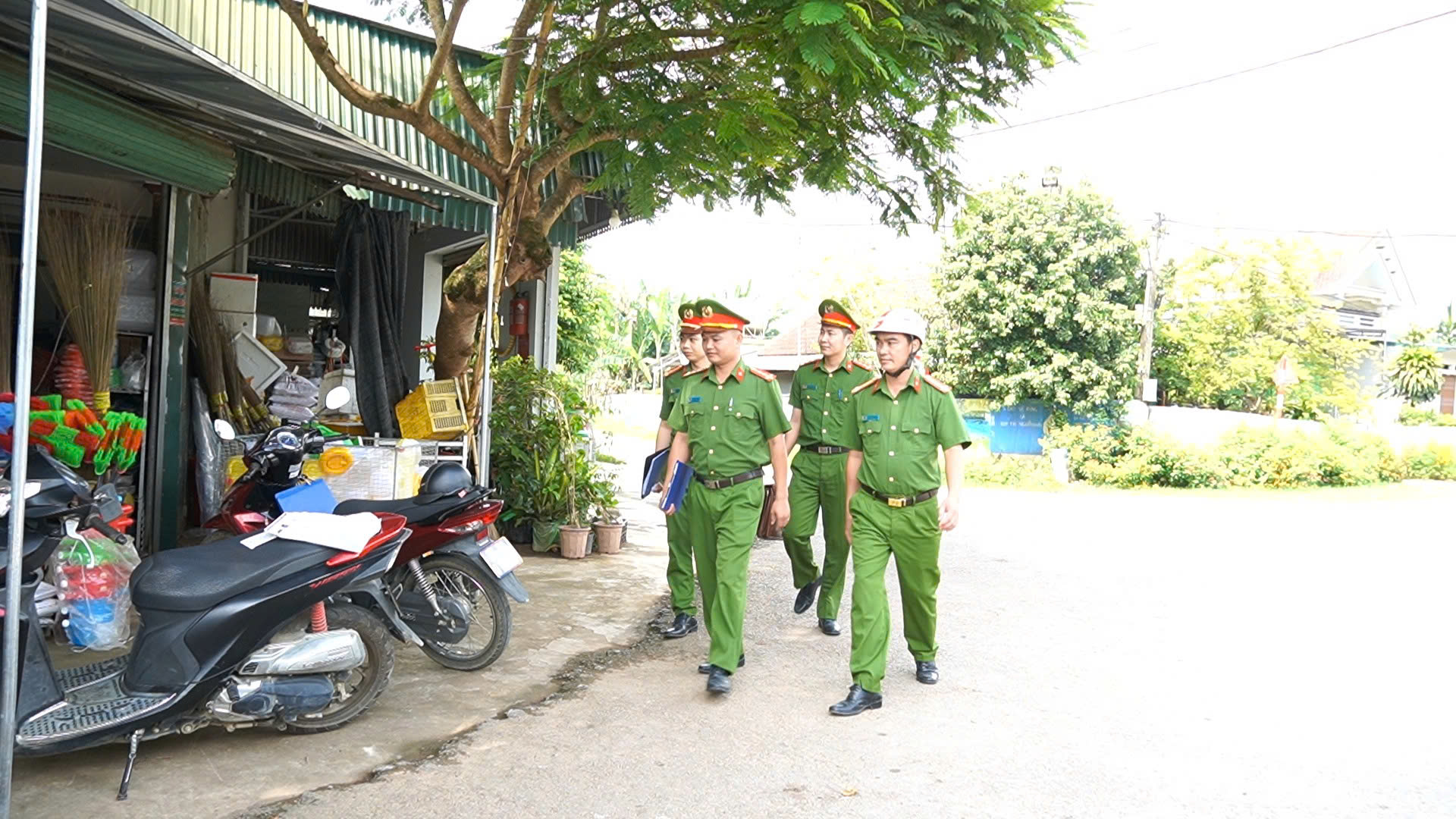 Anh-tin-bai