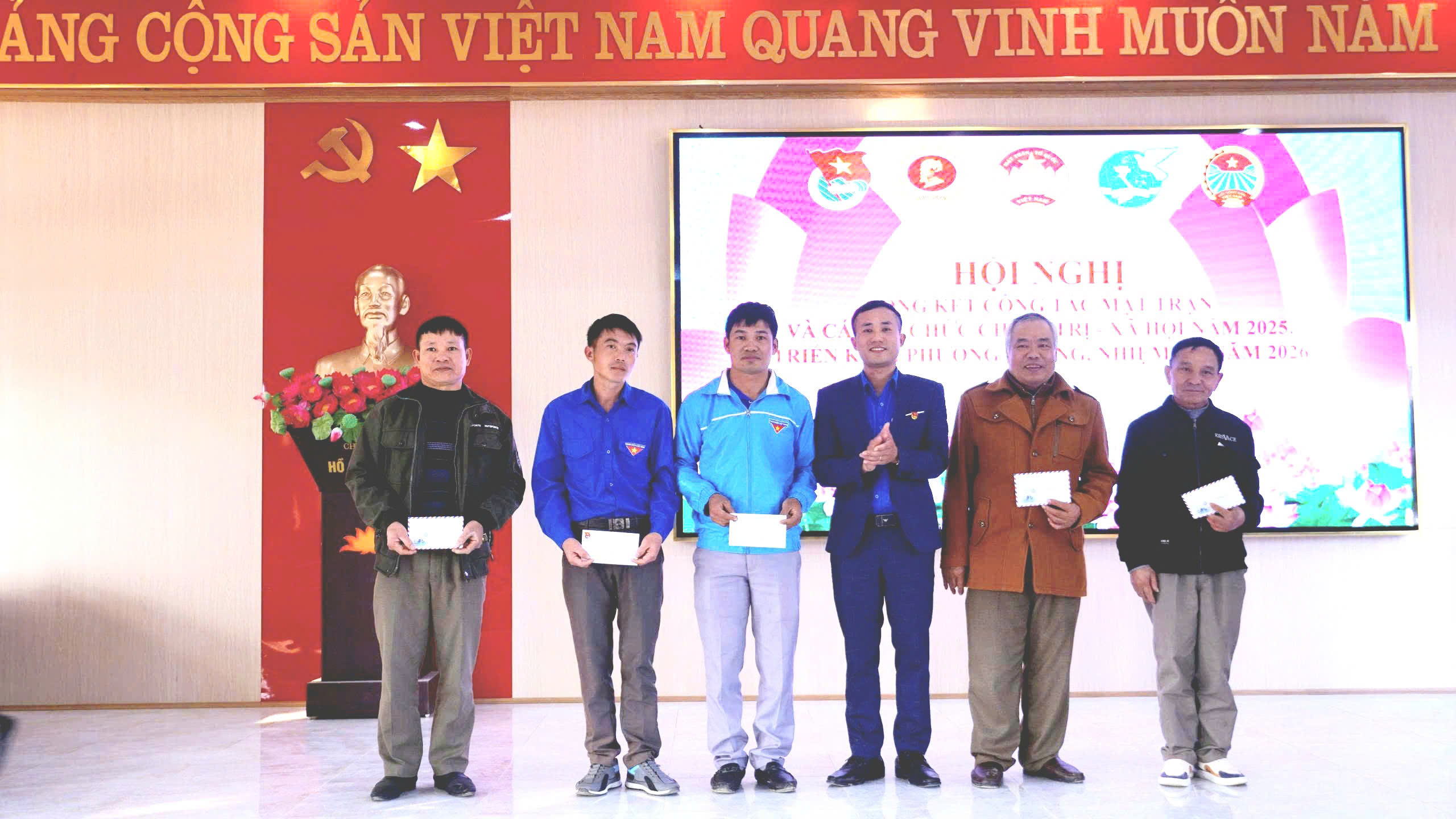 Anh-tin-bai