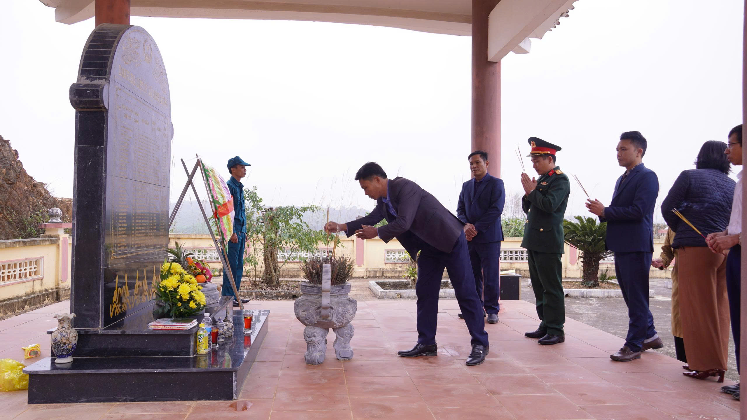 Anh-tin-bai