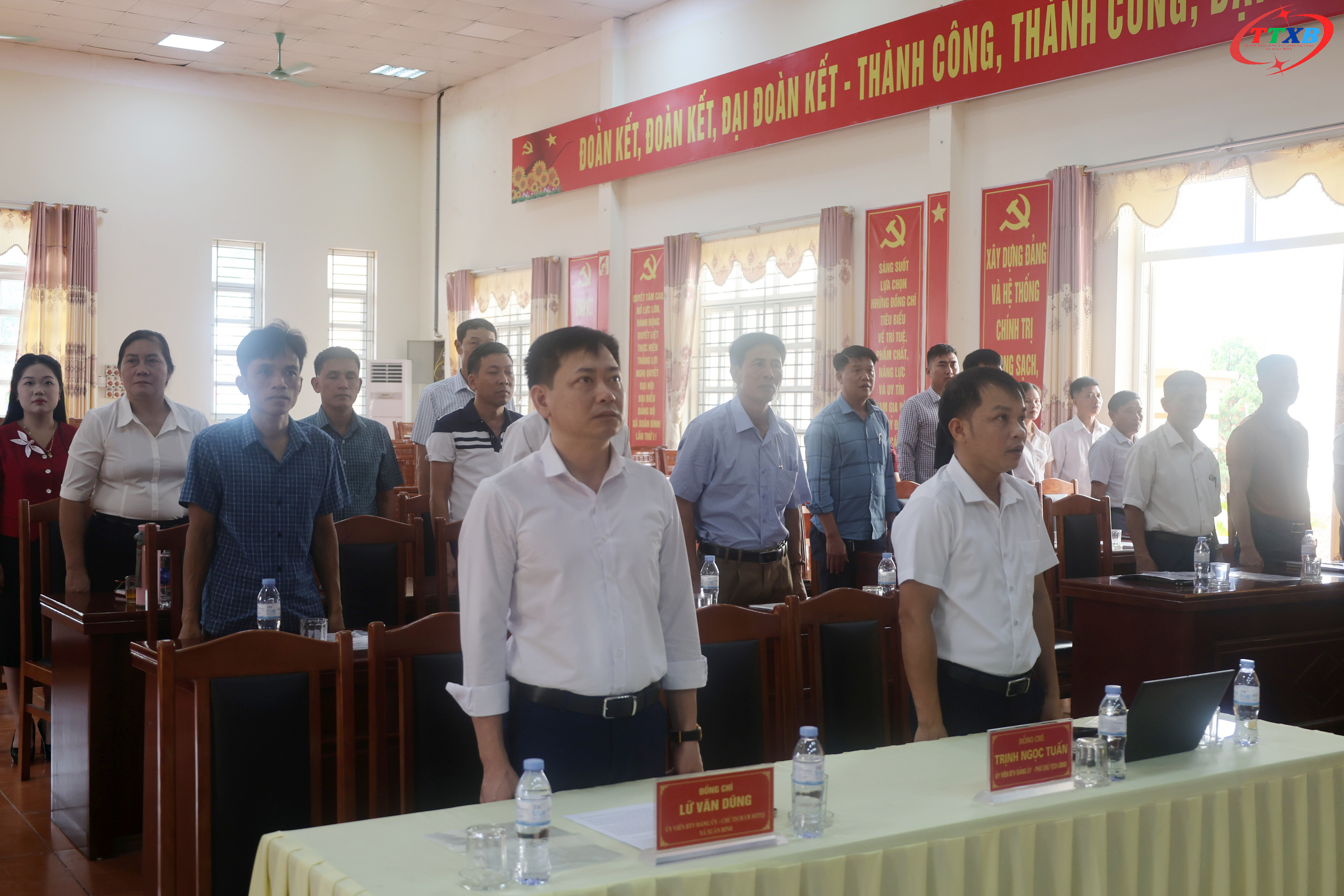Anh-tin-bai