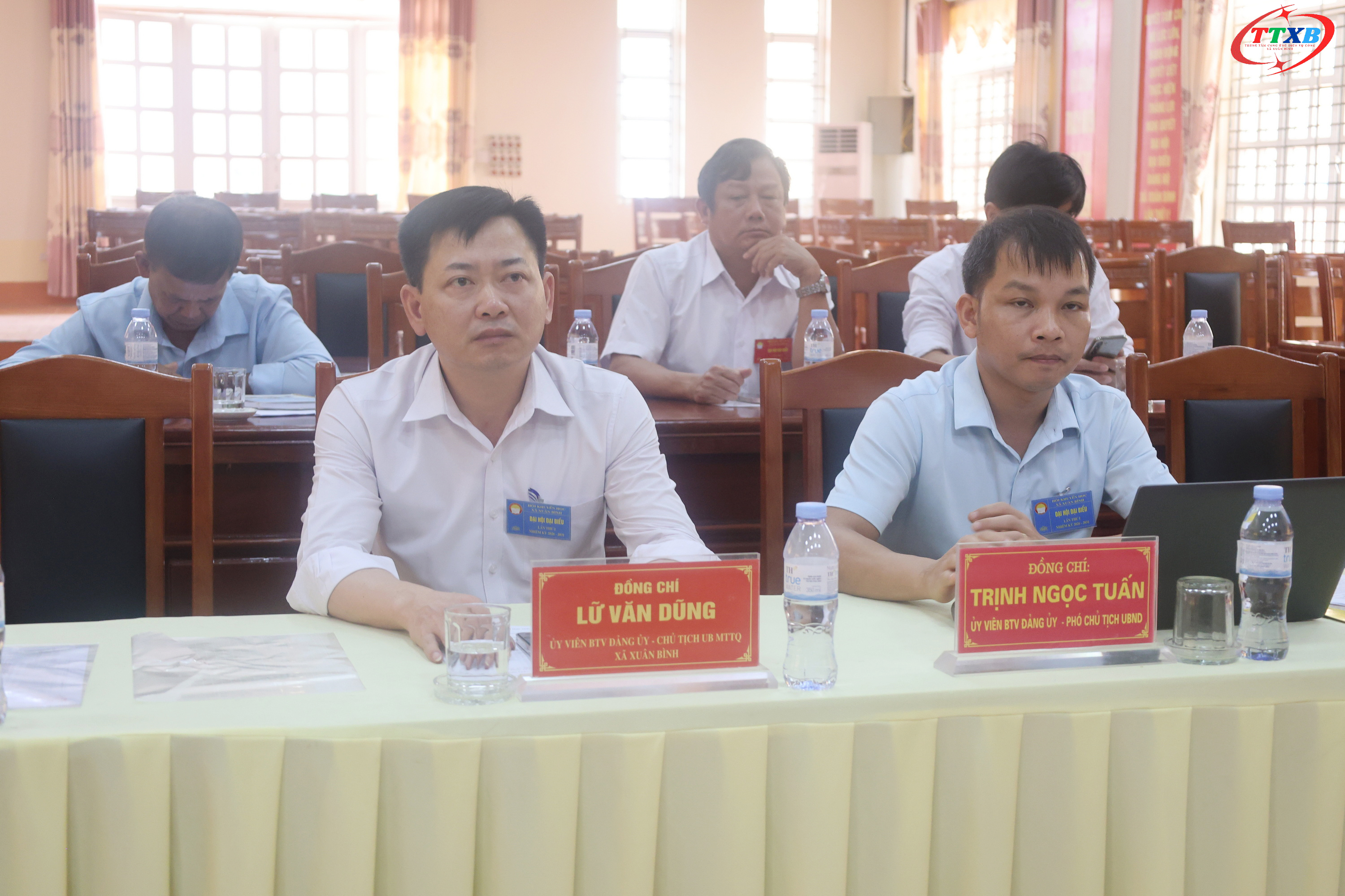 Anh-tin-bai