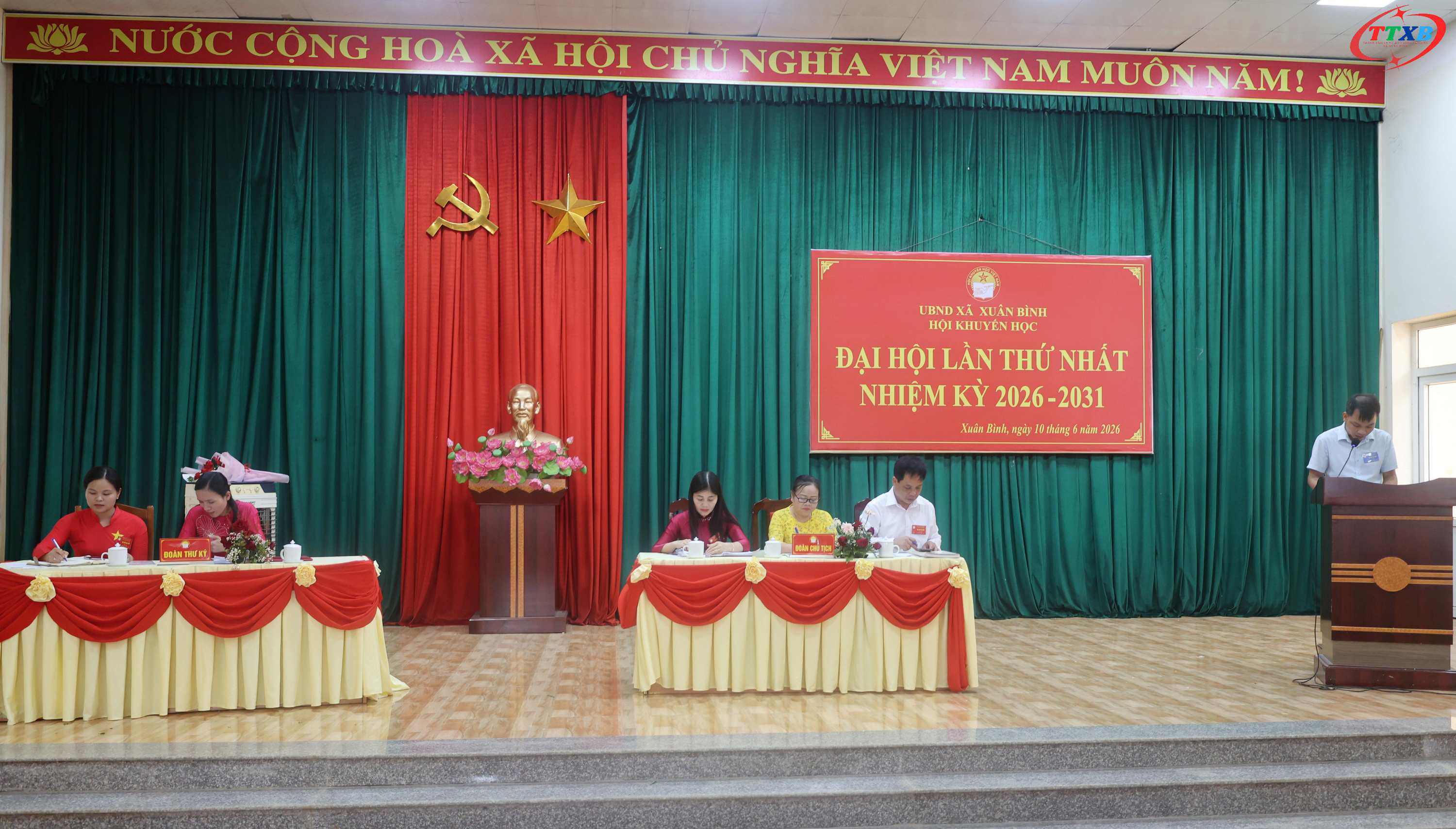 Anh-tin-bai