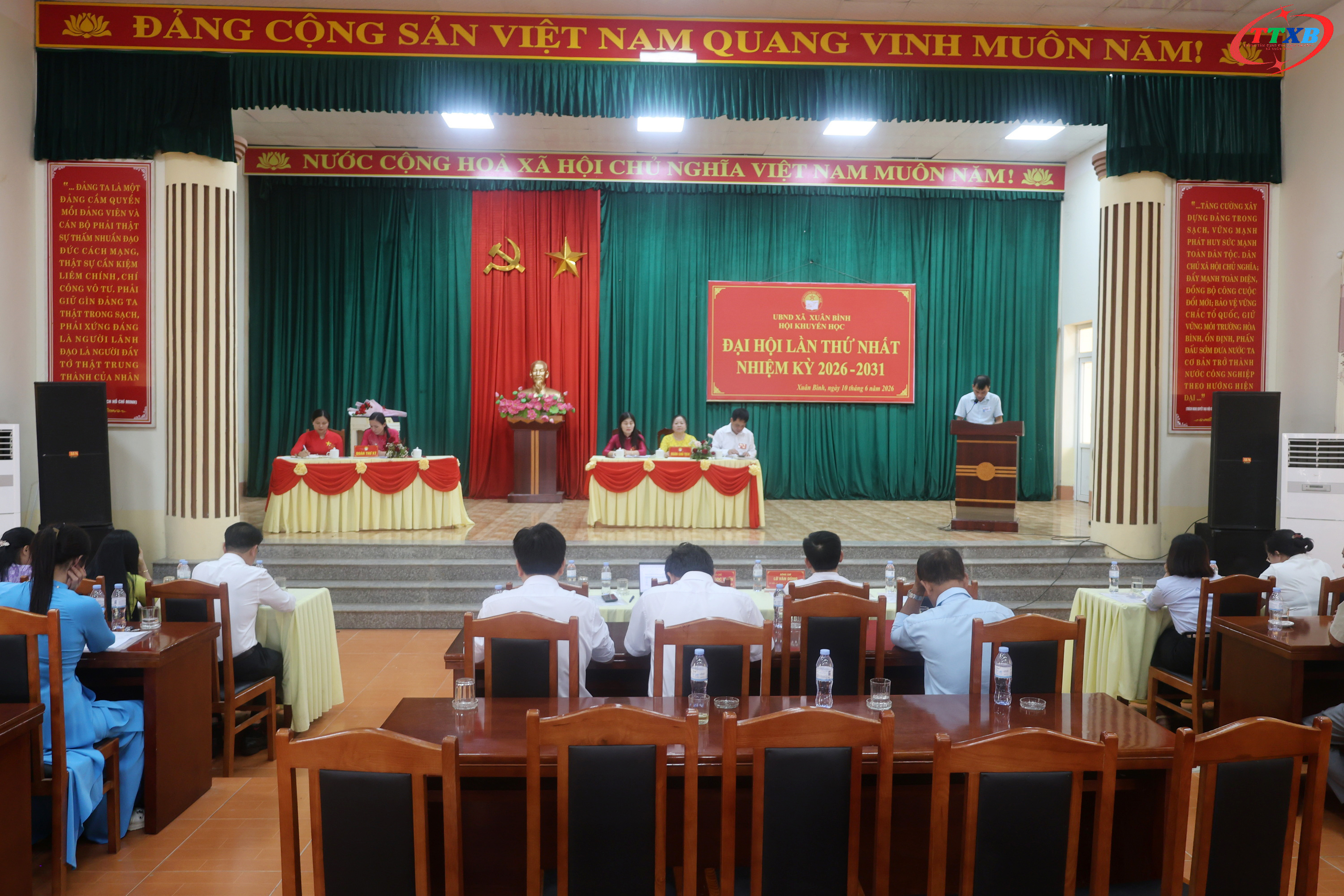 Anh-tin-bai