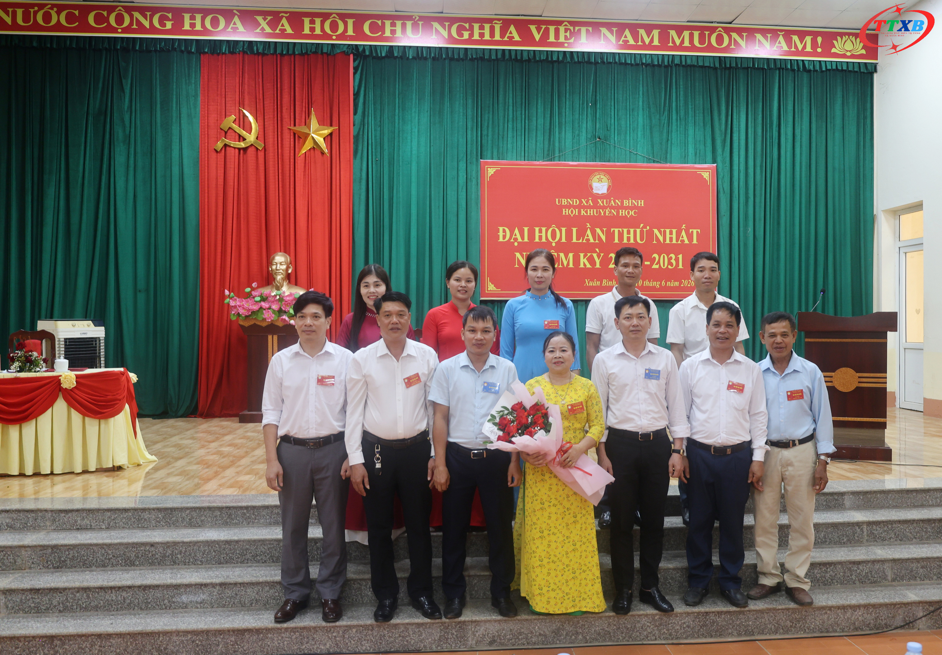 Anh-tin-bai
