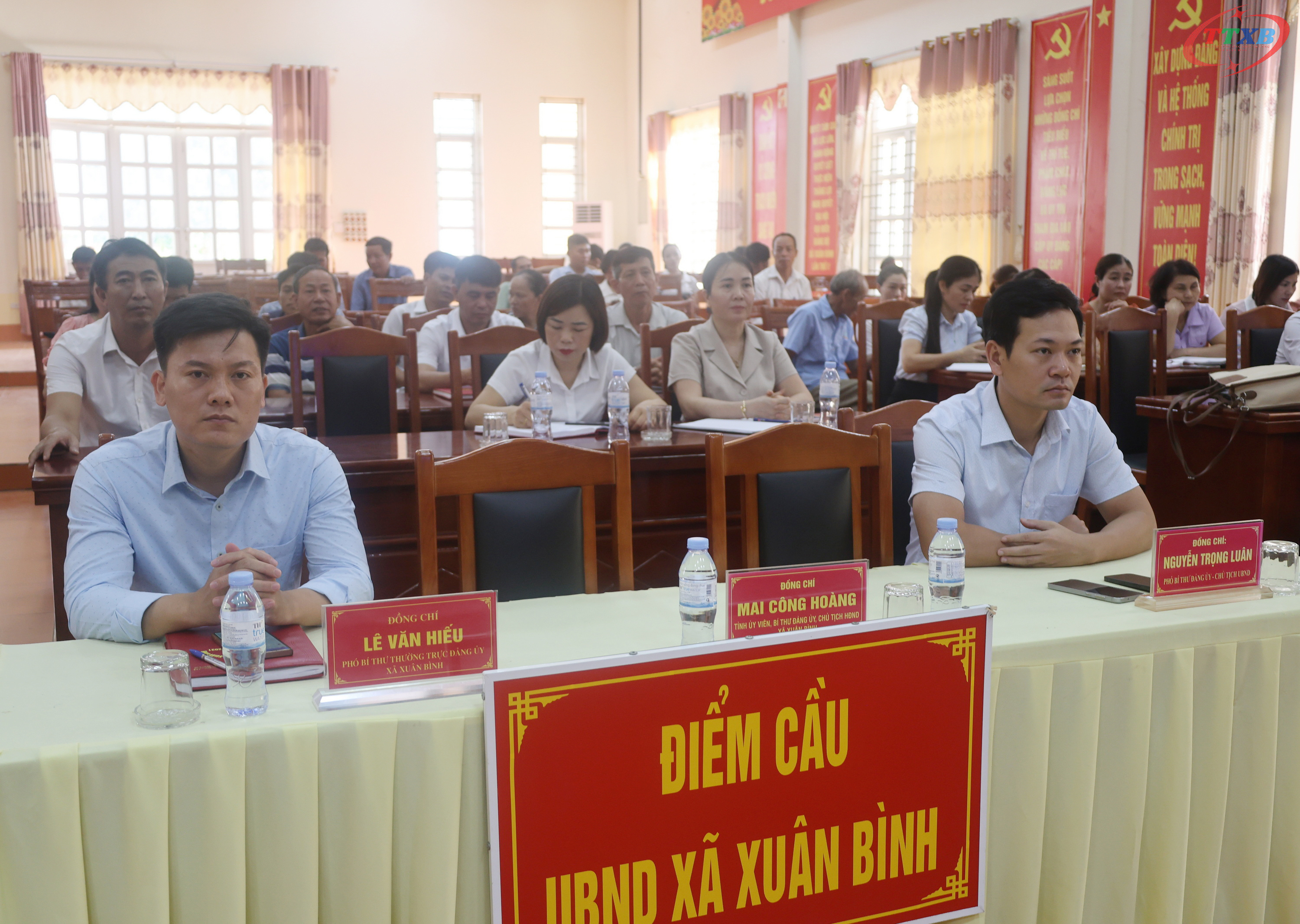 Anh-tin-bai
