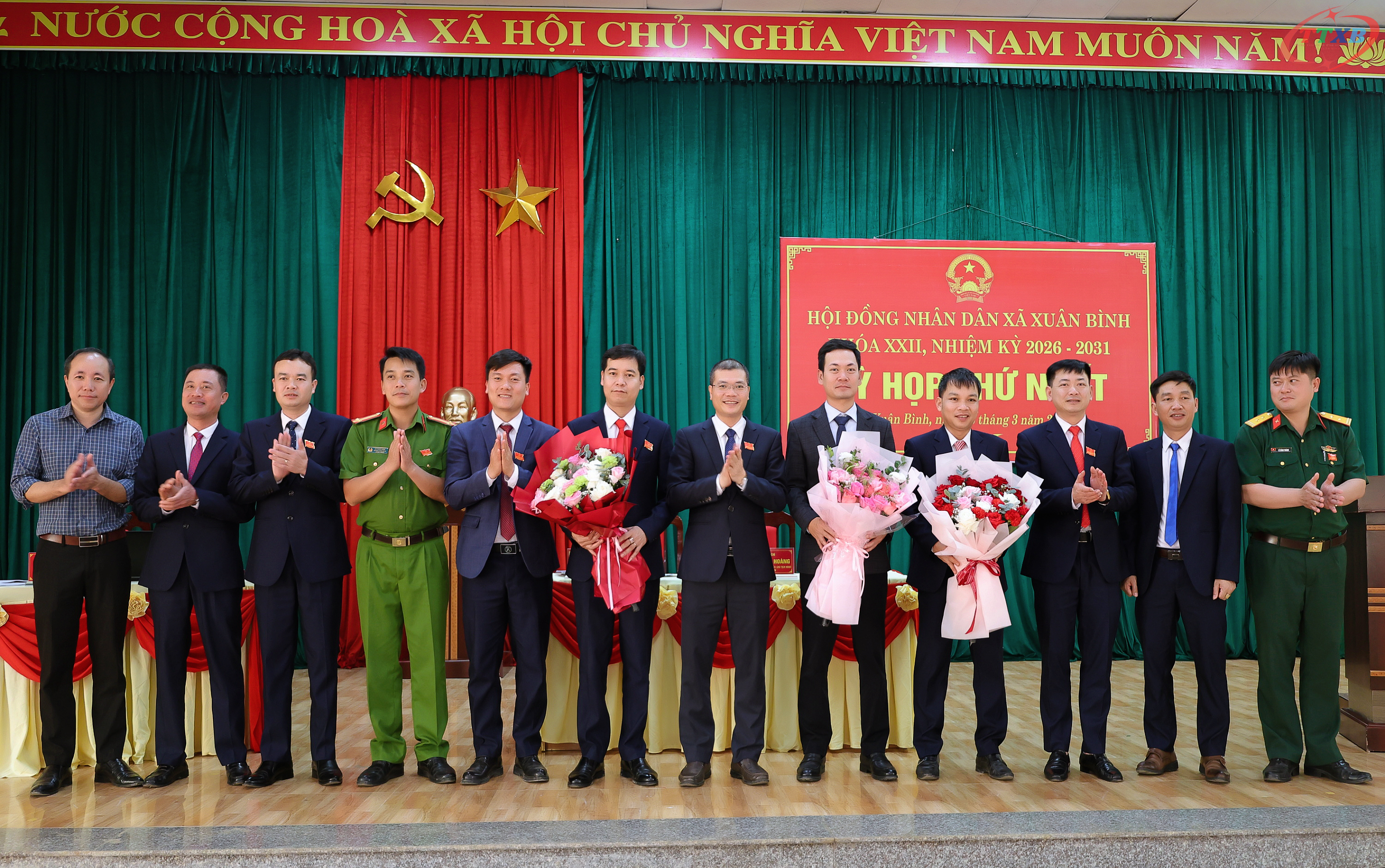 Anh-tin-bai