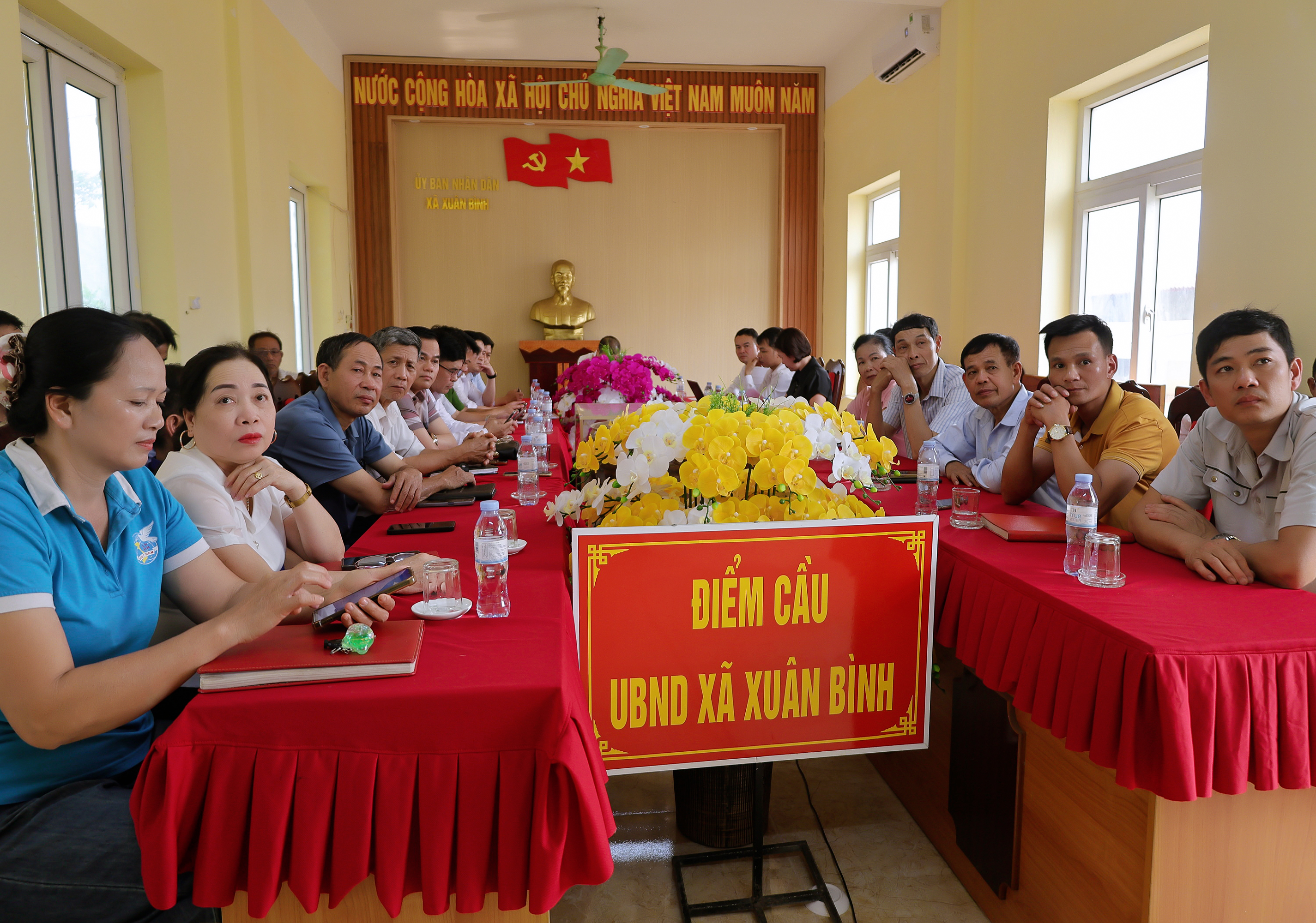 Anh-tin-bai