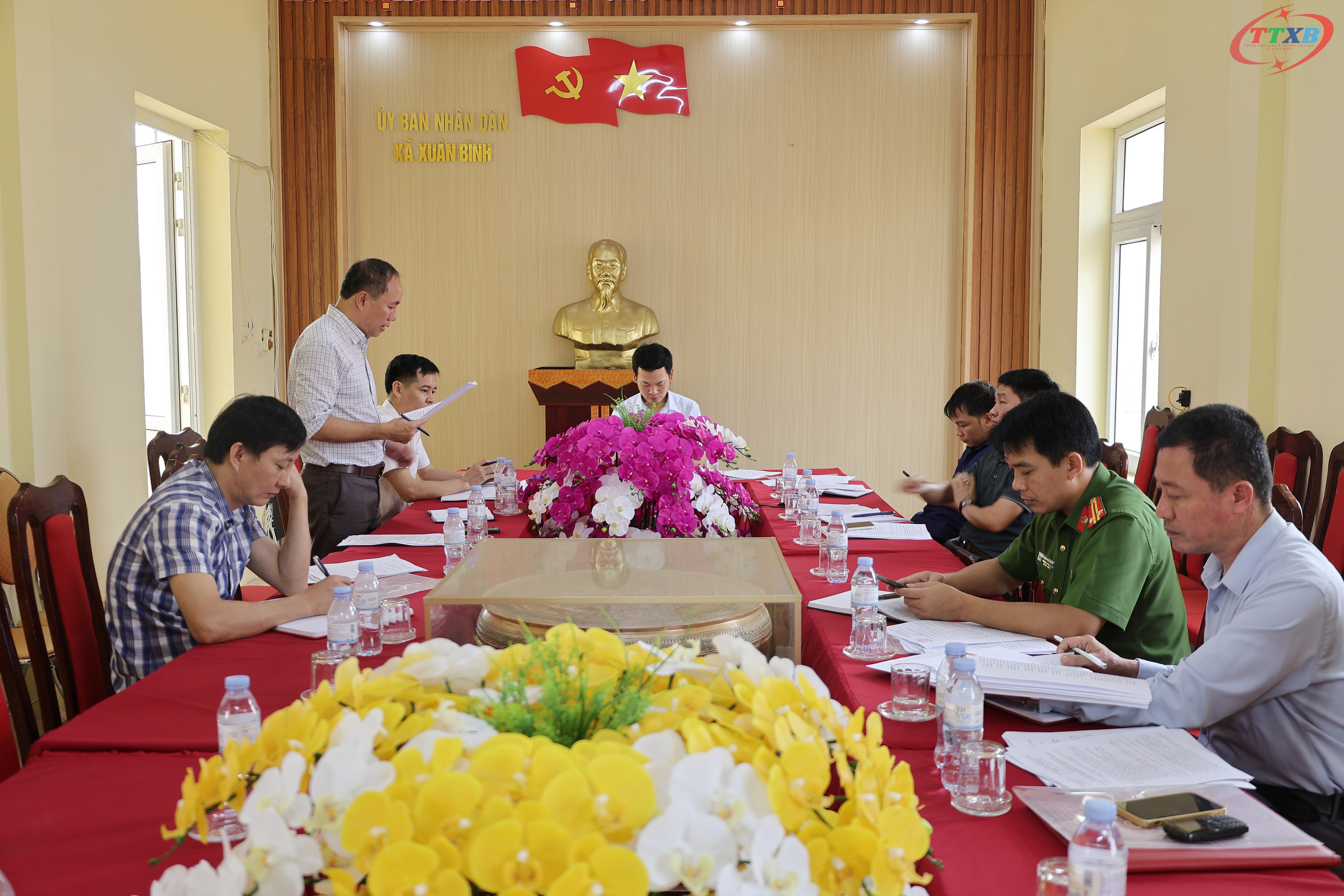 Anh-tin-bai
