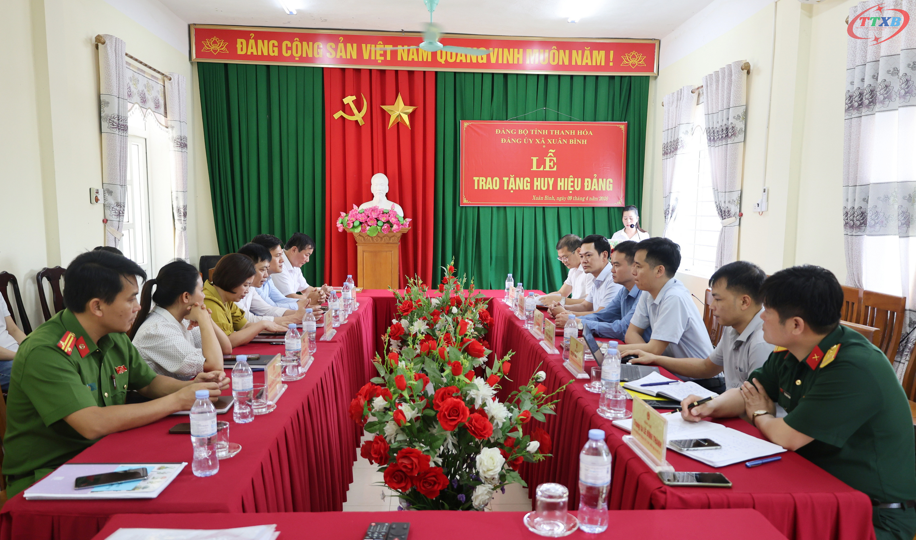 Anh-tin-bai