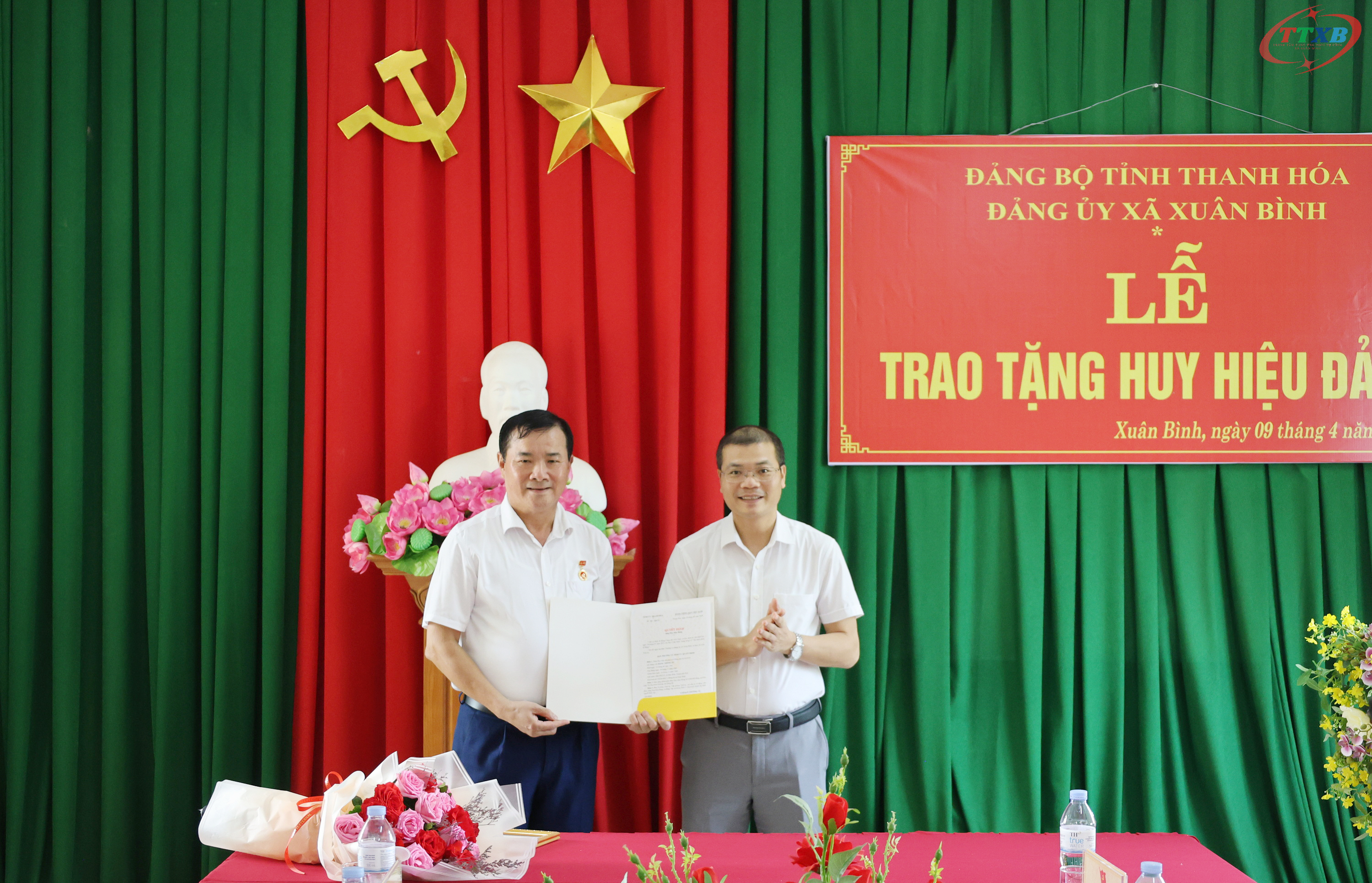 Anh-tin-bai