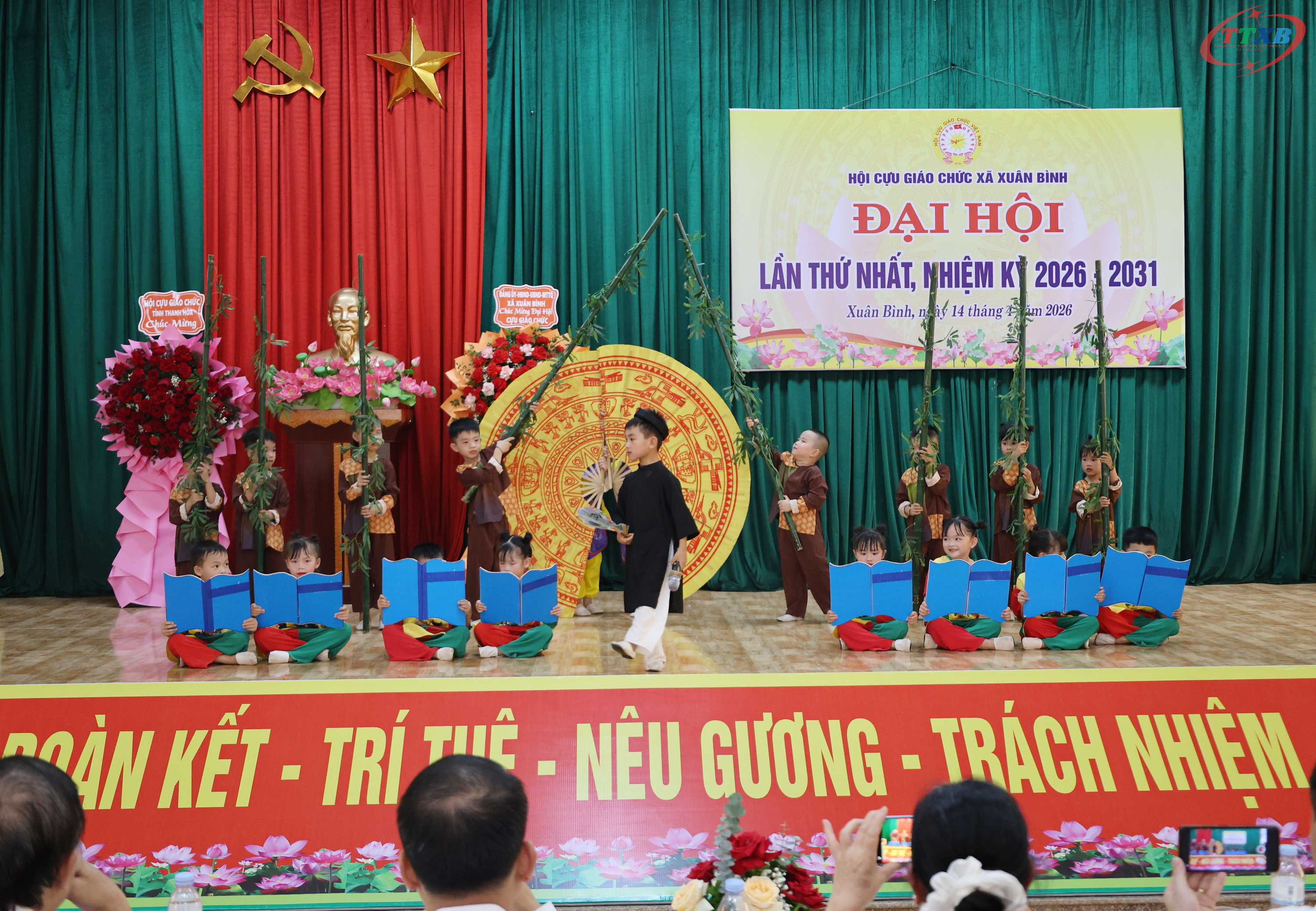 Anh-tin-bai