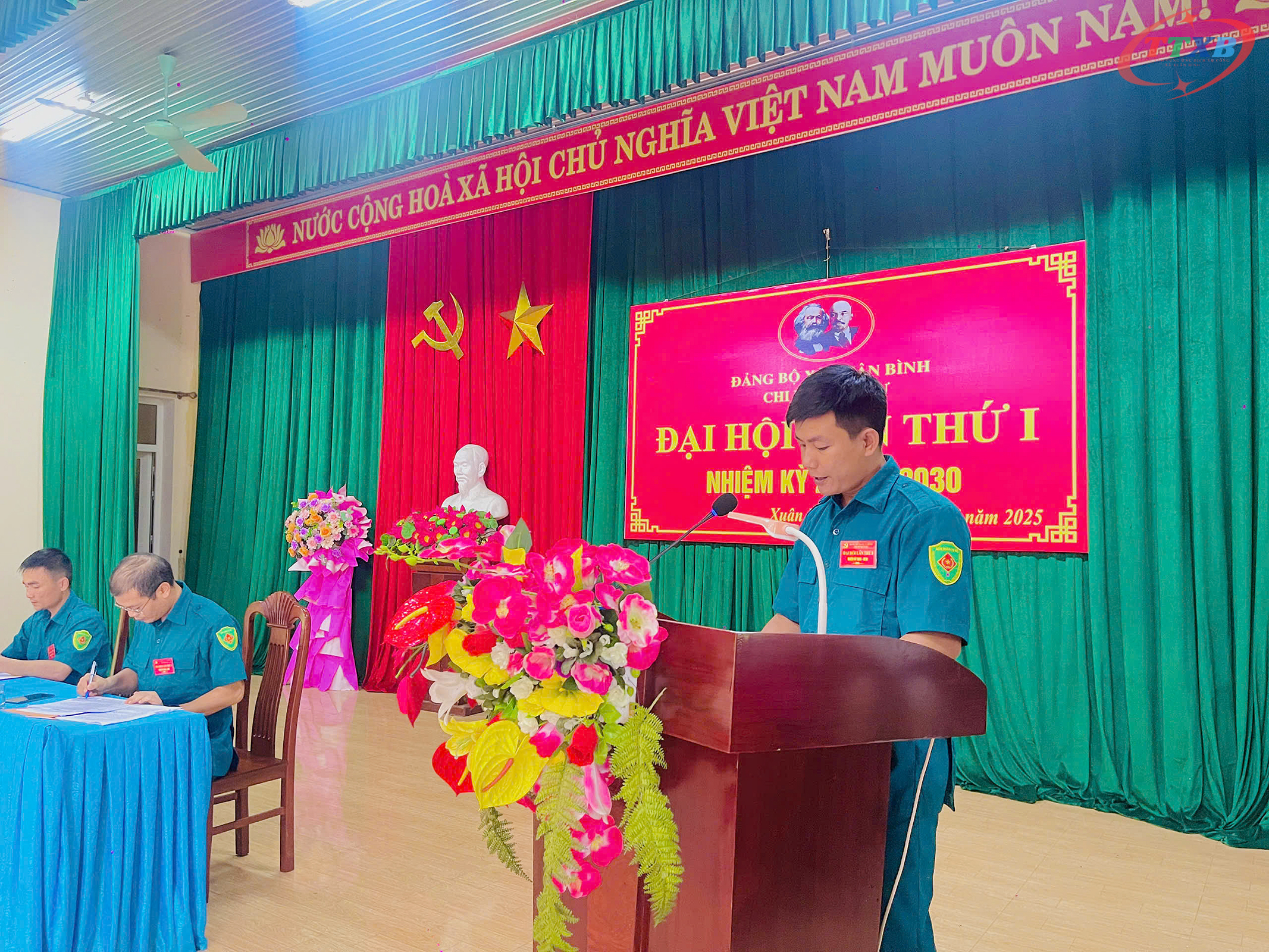 Anh-tin-bai