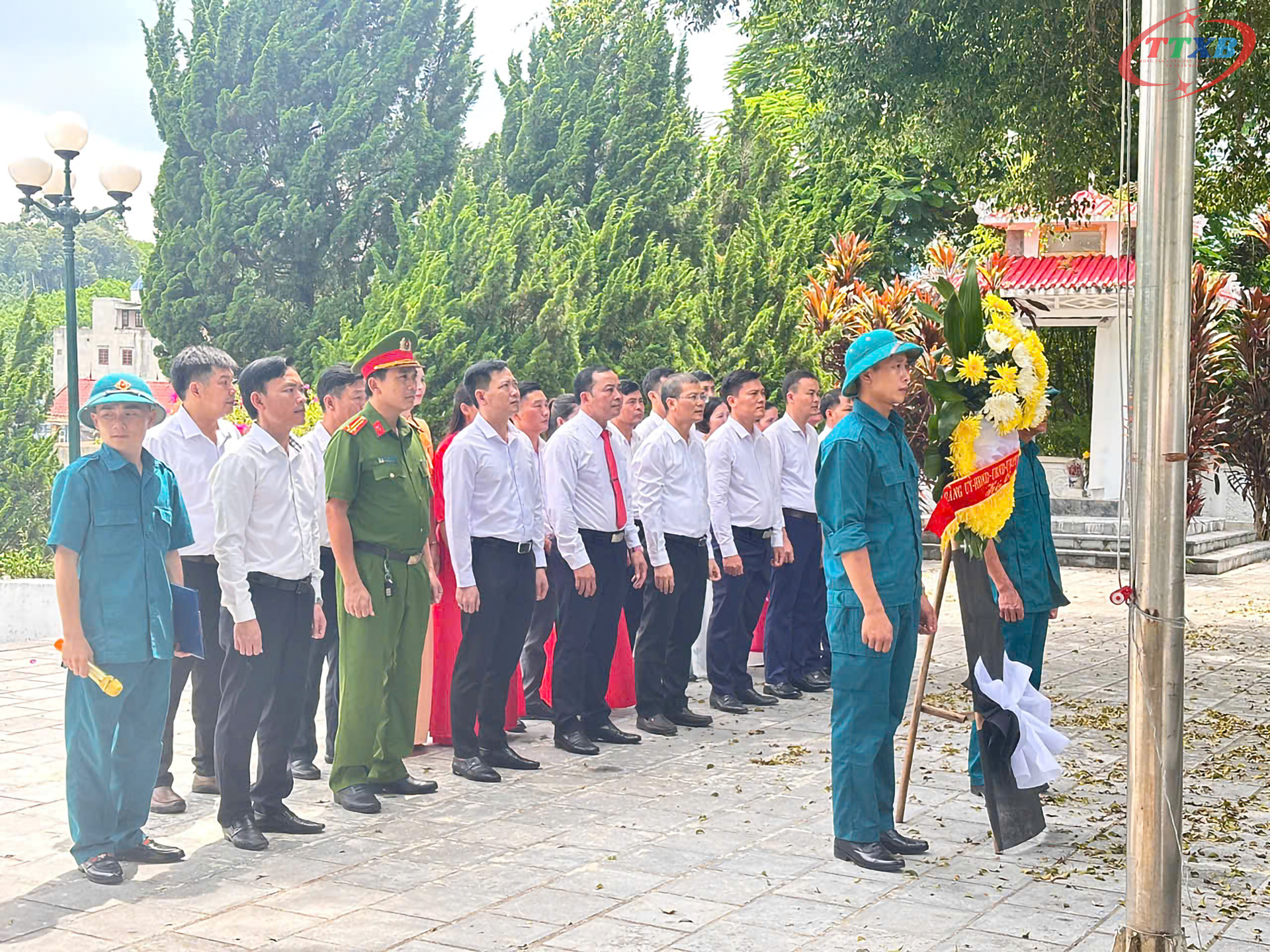 Anh-tin-bai