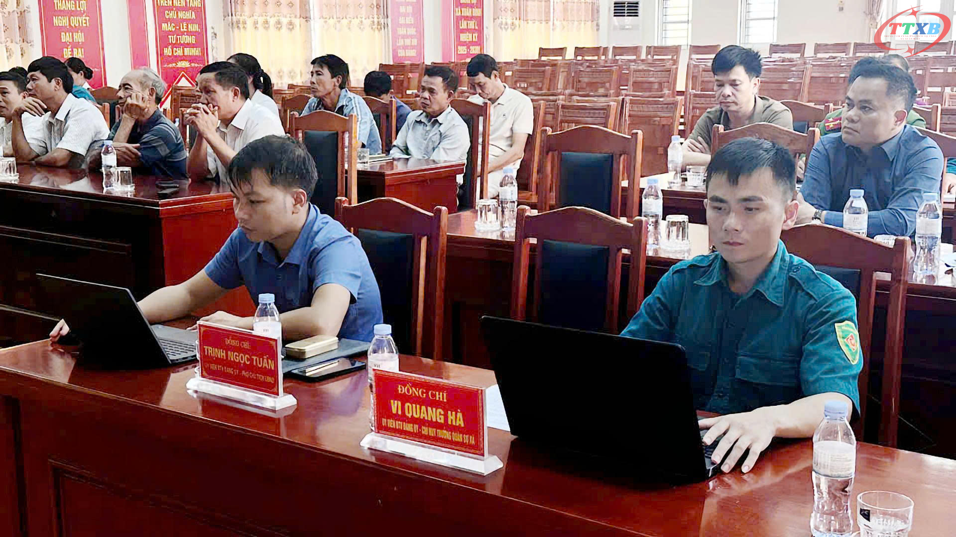 Anh-tin-bai