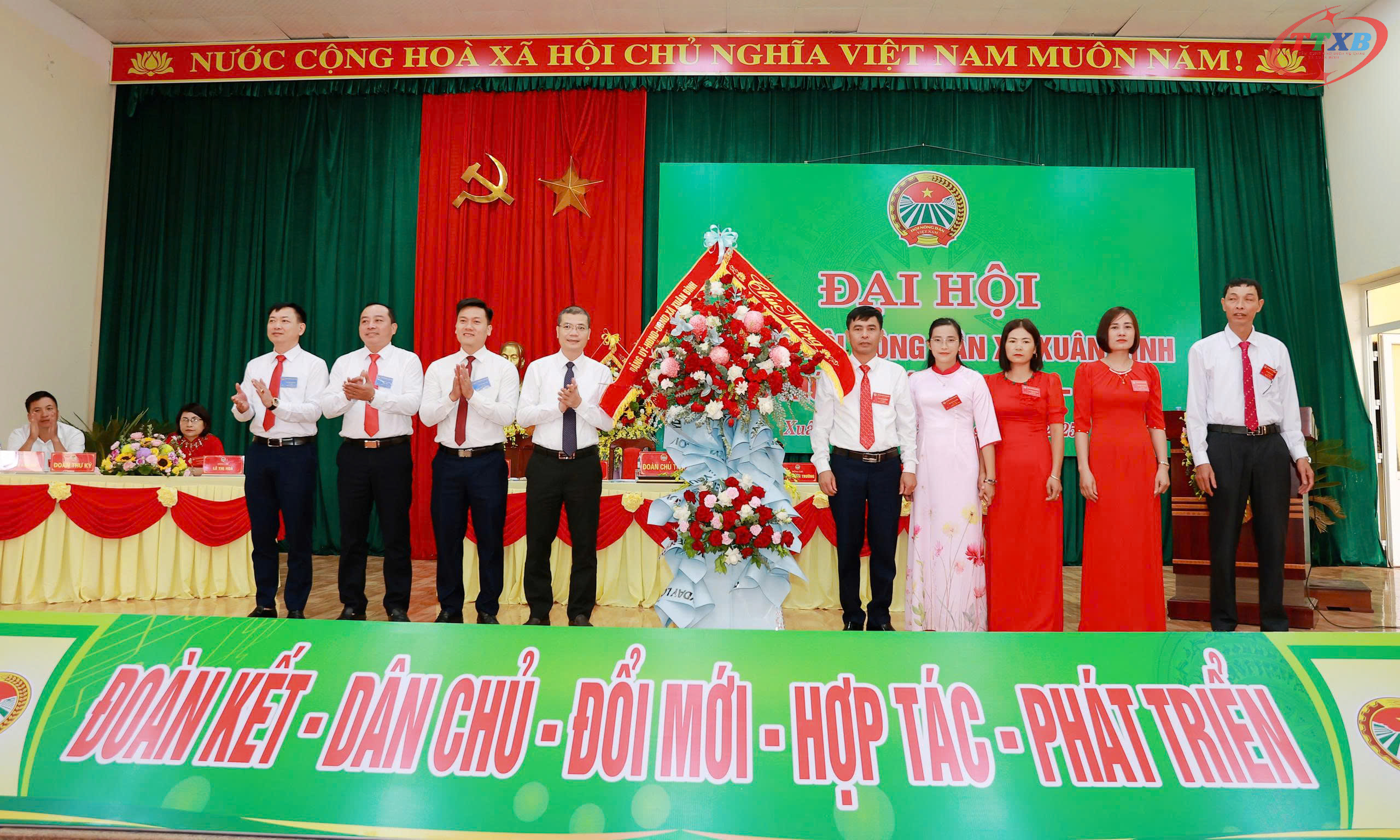 Anh-tin-bai