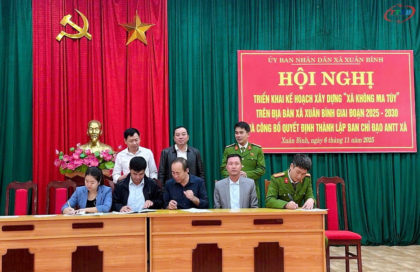 Anh-tin-bai